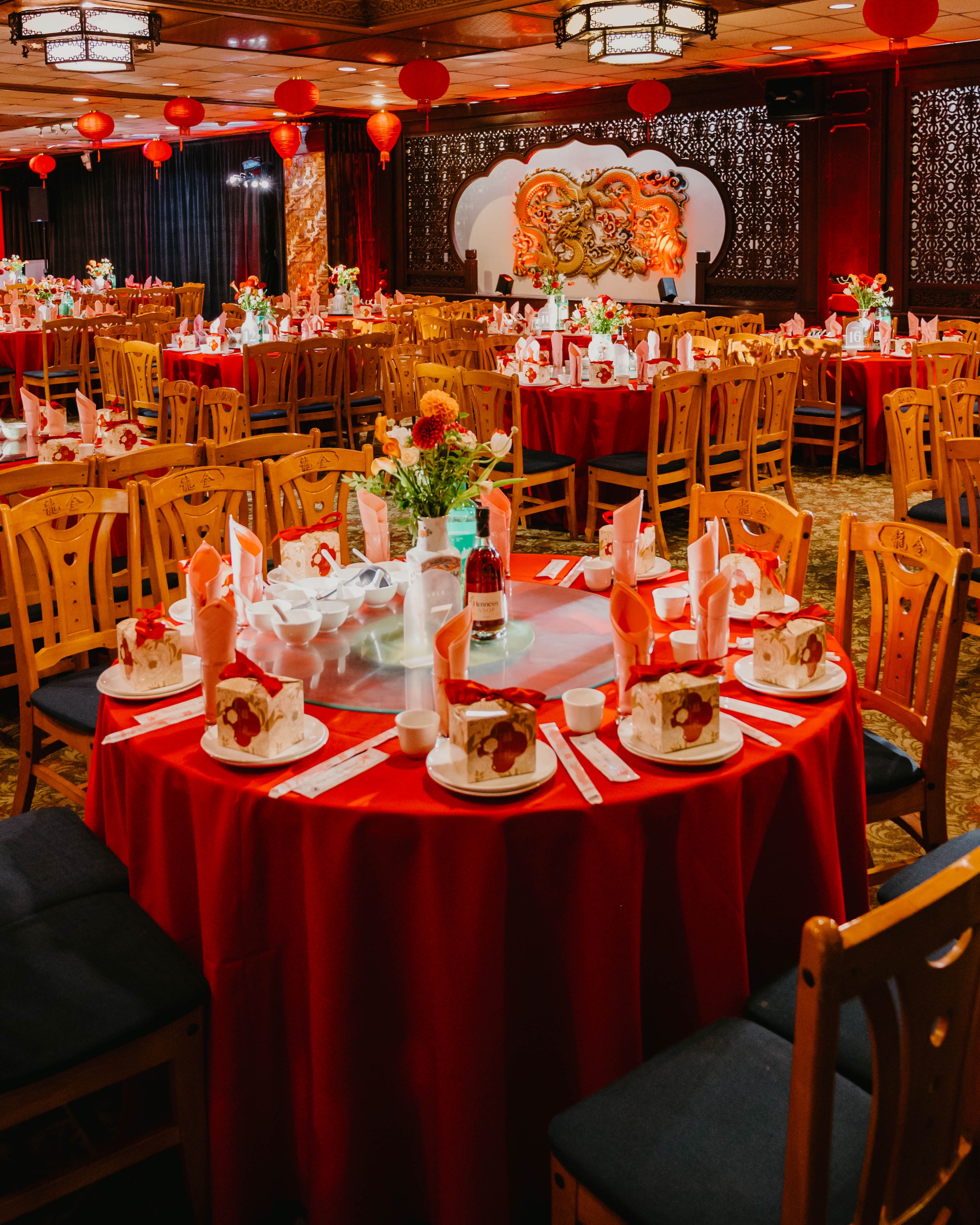 ❤️✨ What the beauty of a Chinese & Vietnamese wedding celebration looks like ✨❤️
At My Wedding Songbird, we specialize in planning and designing Chinese/Vietnamese American weddings that beautifully blend cultural traditions with modern wedding design. Whether you’re incorporating a tea ceremony, lion dancers, traditional symbolism, or creating a completely custom fusion celebration, we’re here to bring your vision to life with intention and care. ✨❤️
💌 Planning a Chinese/Vietnamese American wedding? We’d love to help create a celebration that feels authentically you. Tap the link in our bio to learn more about our planning and design services.
✨ Save this for your wedding inspiration board or tag someone who would love this look!
Wedding Credits:
Coordinators: @myweddingsongbird
Photographer: @zinadichoso.photos
Makeup & Hair: @beautyinmotionstudio
Lion Dancers: @lklaliondance
Photobooth: @fotoboothplus
DJ/MC: @weddingswithmarycsk
Lights: @avlpro
Transportation: @aba_limos
Videographer: @jers_pics
Draping: @stitch.services.inc
Florist: @hollywoodbridal_oc
Cake & Desserts: @sugarbearbakes
#ChineseAmericanWedding #ChineseWeddingPlanner #VietnameseWeddingPlanner LuxuryWeddingPlanner