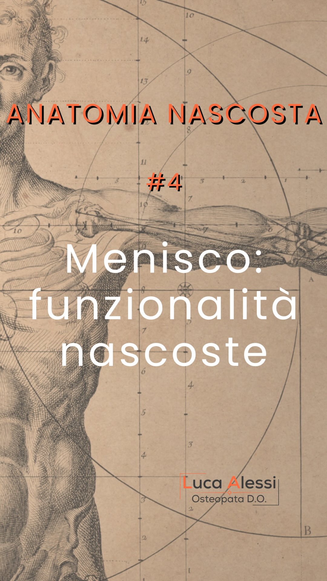 ANATOMIA NASCOSTA #4
Quando si parla di menisco, viene quasi sempre descritto come un semplice “ammortizzatore” del ginocchio.
In realtà, la sua funzione è molto più sofisticata.
il menisco contribuisce alla distribuzione dei carichi, all’assorbimento delle forze compressive e alla protezione della cartilagine articolare. Tuttavia, ridurlo a questo significa ignorare una parte fondamentale della sua fisiologia.
Le corna anteriori e posteriori del menisco ospitano infatti strutture nervose specializzate, tra cui meccanorecettori capaci di rilevare variazioni di tensione, deformazione e movimento articolare. Queste informazioni vengono trasmesse al sistema nervoso centrale e contribuiscono alla costruzione della cosiddetta propriocezione articolare.
In altre parole, il menisco non partecipa soltanto alla gestione delle forze meccaniche.
Partecipa anche alla percezione del movimento.
Ogni passo, cambio di direzione o variazione di carico genera informazioni che vengono integrate con quelle provenienti da muscoli, tendini, legamenti e sistema visivo.
Il cervello utilizza continuamente questi segnali per aggiornare la posizione del ginocchio nello spazio e modulare la risposta motoria.
Per questo motivo, una lesione meniscale non rappresenta esclusivamente un problema biomeccanico.
Può modificare anche la qualità dell’informazione sensoriale che raggiunge il sistema nervoso. Studi sperimentali hanno infatti osservato alterazioni della propriocezione in presenza di lesioni o dopo la perdita di parte del tessuto meniscale.
L’anatomia reale è fatta di strutture che comunicano.
E il menisco è molto più di un semplice ammortizzatore.
📍Ricevo a Roma, Prati.
📱Per info contattami!