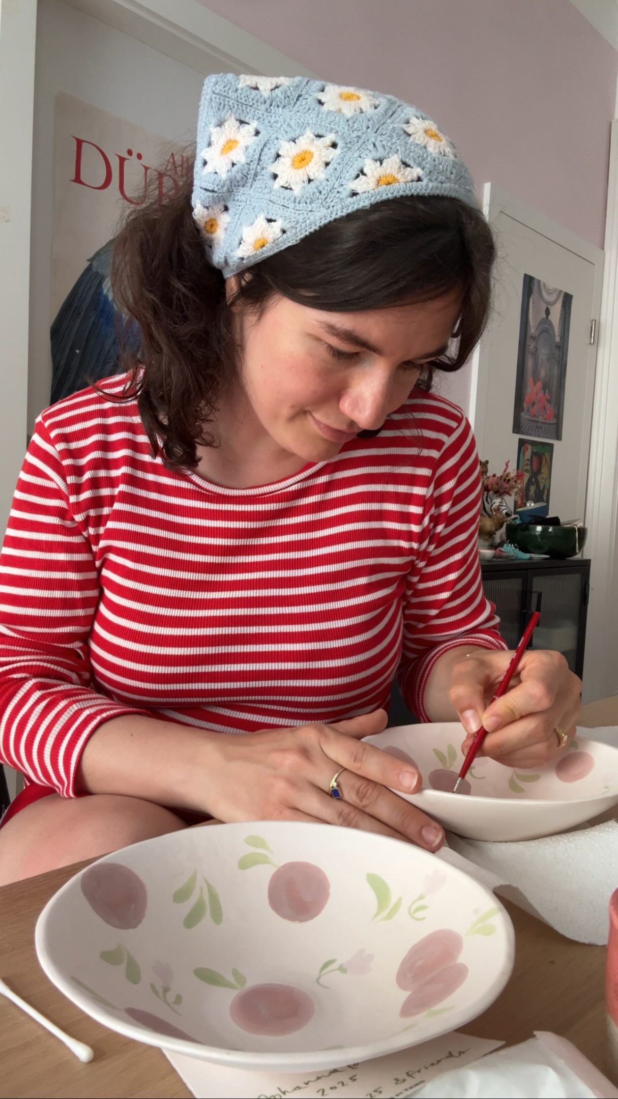 currently painting my way through various fruits 🍊🍋🍎🍑 & creating my own set of tableware ✨
#paintingprocess #ceramics #porcelainpainting #artist #summervibes