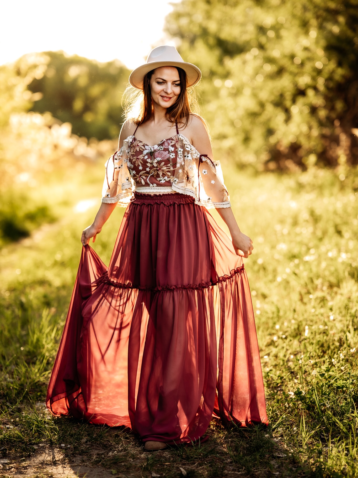 Our Soul 2 piece set it made of a beautiful embroidered fabric and very soft, high quality, natural chiffon fabric that drapes like a dream🤩
The color is sooo special!🥰 And of course it is bump friendly too🤩
It is on flash sale at the moment✨
Link in story🤩
📸 @sunsetpixels
#maternityphotographer #clientclosetdress #pregnancydress