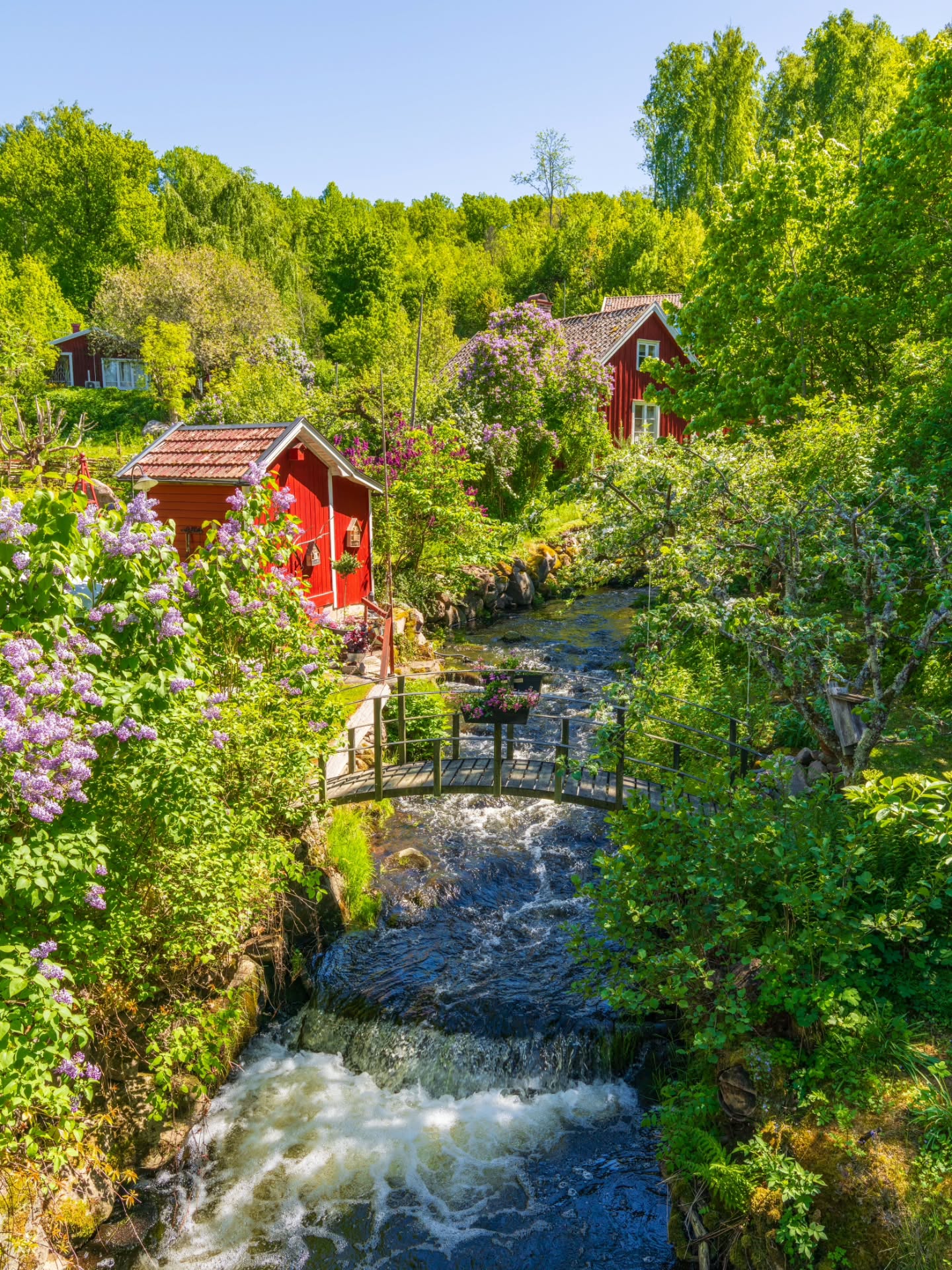 En av Sveriges mest virala platser? 🤔🇸🇪
Första stoppet på vår Vättern-roadtrip för nästan två ...