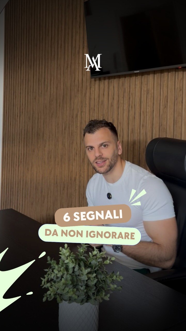 Sai ascoltare il tuo corpo?
❌ Dolori articolari che non passano
❌ Muscoli sempre a pezzi
❌ Forza che cala
❌ Voglia di allenarsi che sparisce giorno dopo giorno
Il problema non è la mancanza di impegno. È che il carico di lavoro ha superato la tua capacità di recupero!
Molti in questi momenti stringono i denti e continuano, convinti che mollare significhi essere deboli 😥
Ma il corpo non sta chiedendo di smettere, sta chiedendo di recuperare.
Ridurre temporaneamente il volume, dormire di più, gestire meglio la fatica: a volte è proprio questa la scelta che ti fa continuare a migliorare nel lungo periodo ✨
Perché il modo più veloce per tornare a progredire non è sempre spingere di più ma sapere quando rallentare!
E tu, riesci a distinguere quando è il momento di dare tutto e quando invece è il momento di fare un passo indietro? 👇