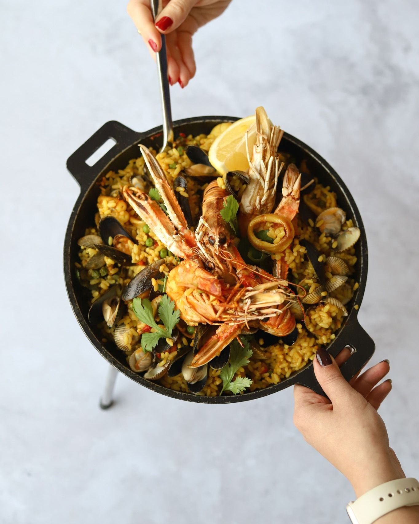 Envie d'évasion ?
Notre paëlla aux fruits de mer pour 2 personnes vous embarque vers le soleil avec ses calamars, moules, coques, gambas et langoustines.
🥘 À partager sans plus attendre 😉
📍 Le Belvédère, face au lac de la Forêt d'Orient
#lebelvédère #mesnilsaintpere