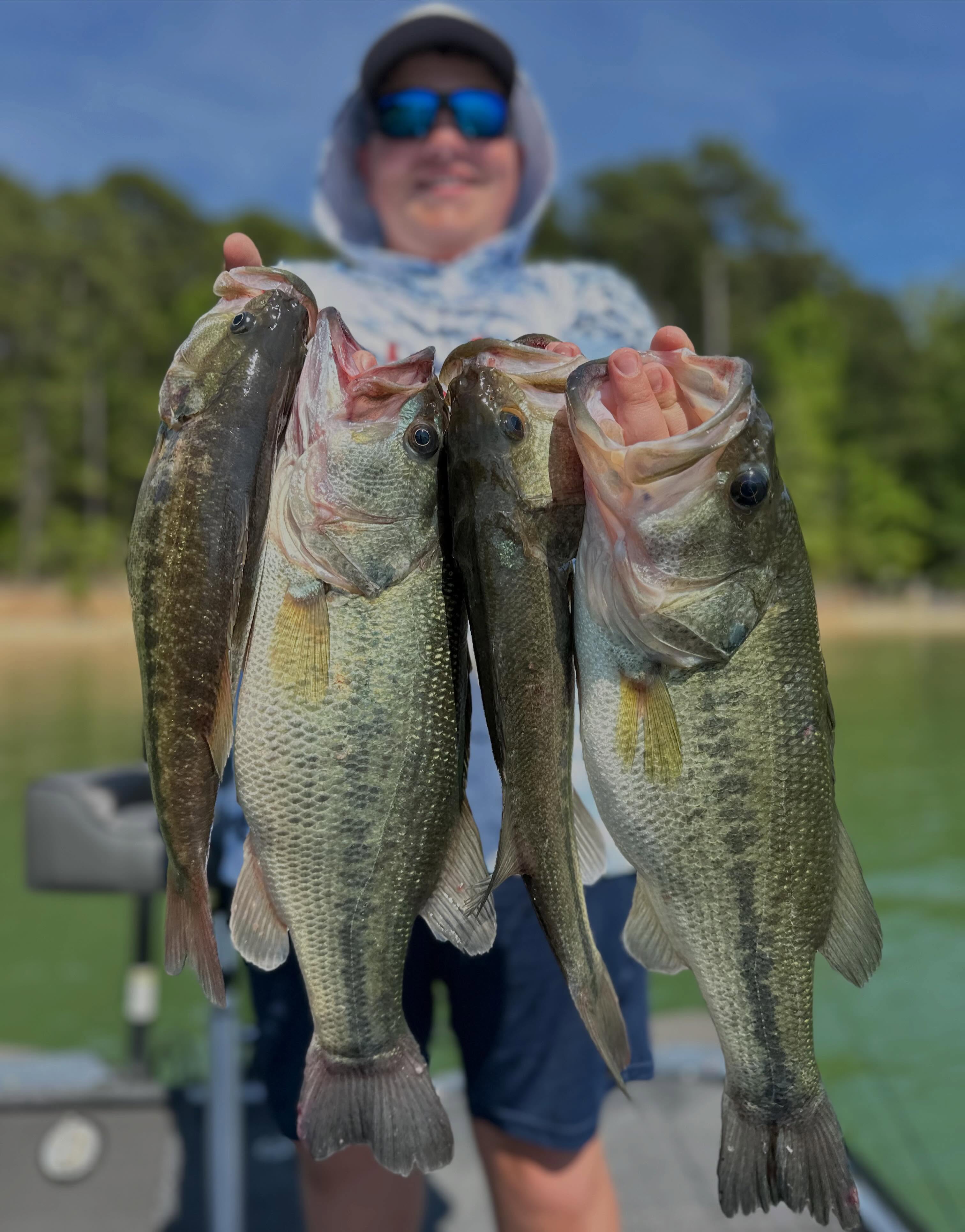Fun day on the water with Weston and his dad Jay. We ran all over the lake caught some nice fish from start to finish. Weston was a pleasure to watch he stood front and center all day. It was nice catching up! #largemouthbassfishing #bass #topwater #lake #takeakidfishing