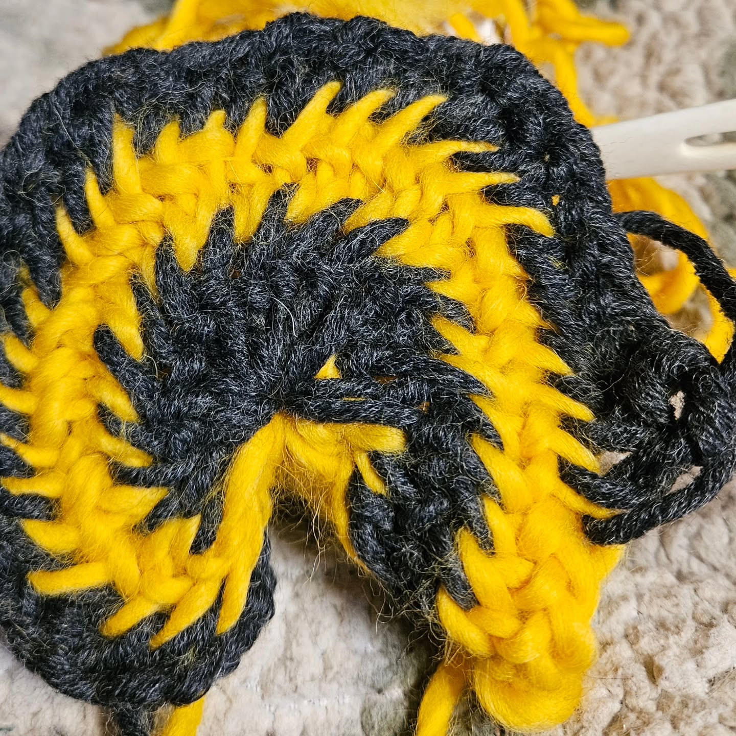 Beginning Naalbinding has now been added to the website!
Classes are offered at my studio on an individual basis, just like shopping appointments. You may prepay or pay at the beginning of class when you arrive. Class sessions are 2 hours long, or until the project is complete. All specific information is listed for each class, but feel free to ask questions ahead of time!
.
#nalbinding #naalbinding #naalbindingneedles #classes #fiberarts