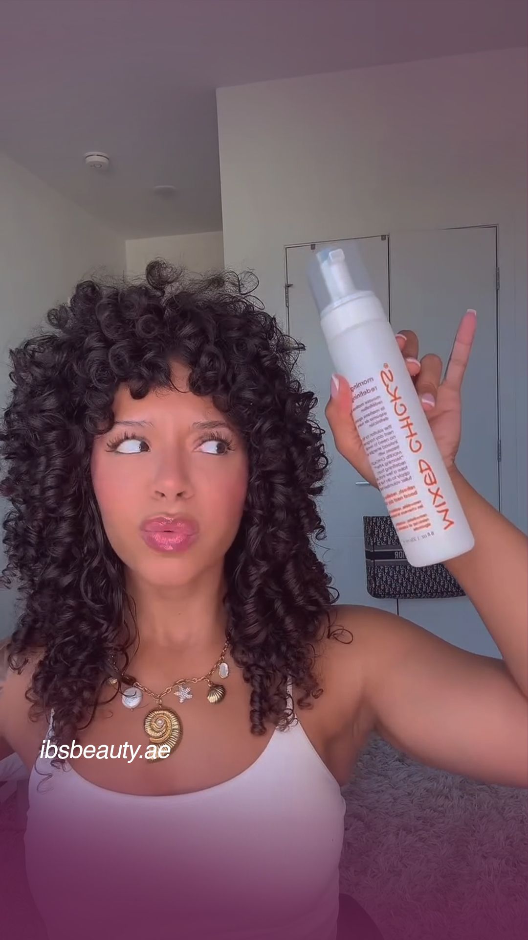 ✨ Foam your way to flawless curls! ✨
⠀
Say hello to definition, volume, and frizz-free confidence with Mixed Chicks Hair Foam! Whether you're refreshing curls, setting a twist-out, or creating the perfect wash-and-go, this lightweight foam delivers soft hold without crunch, leaving your curls bouncy, shiny, and full of life.
⠀
1. Lightweight formula
2. Defines curls & waves
3. Reduces frizz
4. Adds volume and shine
5. Perfect for all curl types
⠀
Your curls deserve the best give them the love they need and let every curl tell its own story! 🌸
⠀
Have you tried Mixed Chicks Hair Foam yet? Tell us your favorite styling routine in the comments! 👇
⠀
#MixedChicks #MixedChicksHairFoam #CurlyHairCare #CurlyHairProducts #NaturalHairJourney #CurlGoals #HealthyHair #WashAndGo #CurlyHairRoutine #CurlsForDays #Beautyproductsuppliersindubai #InternationalBeautySupplies
#Ibsbeauty #Beautysalonproductssuppliersindubai