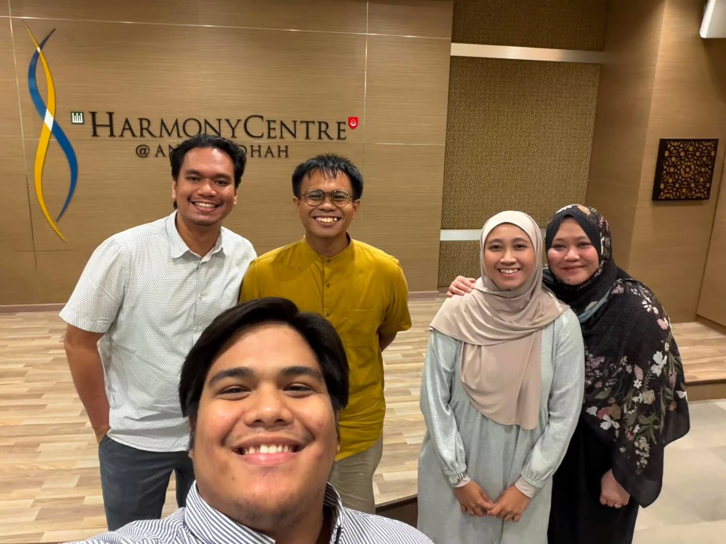 Yesterday, I performed my Friday prayers at Masjid An-Nahdhah as I was invited by the asatizahs at the mosque's @harmonycentre.sg , who reached out to offer their support and solidarity after learning of my recent encounter with racist, Islamophobic remarks—of which I'm thankful for.
I am also heartened to learn of the Harmony Centre's efforts in championing and strengthening inter faith relations among Singaporeans of different religions. Since its inception in 2006, the Harmony Centre—which is under the Islamic Religious Council of Singapore (MUIS)—also offers visitors an opportunity to learn more about Islam, serving an essential role in clearing misconceptions and countering Islamophobia within our society.
The asatizahs wondered if my encounter with Islamophobia suggests a massive setback in their two decades' work, of which I reassured them it shouldn't be seen as one. This is because Singaporeans of all religions, and lack thereof, rallied massively behind me in the face of all this hate targeted towards me, and in extension, our Malay-Muslim identity—of which again, I am deeply grateful for.
As I take the time to reflect, unknowingly, this whole 'azan controversy' was not just a test for me, but I believe for our nation as well. It was a test of our principles; our values of multiculturalism, and the kind of society we envision ourselves to be. And I believe we are passing that test.
We condemned wholeheartedly those who truly wish to sow social discord within our country, and I believe we will continue to do so as our sacred duty as Singaporeans in preserving the peace and harmony that we have been building upon all these years.