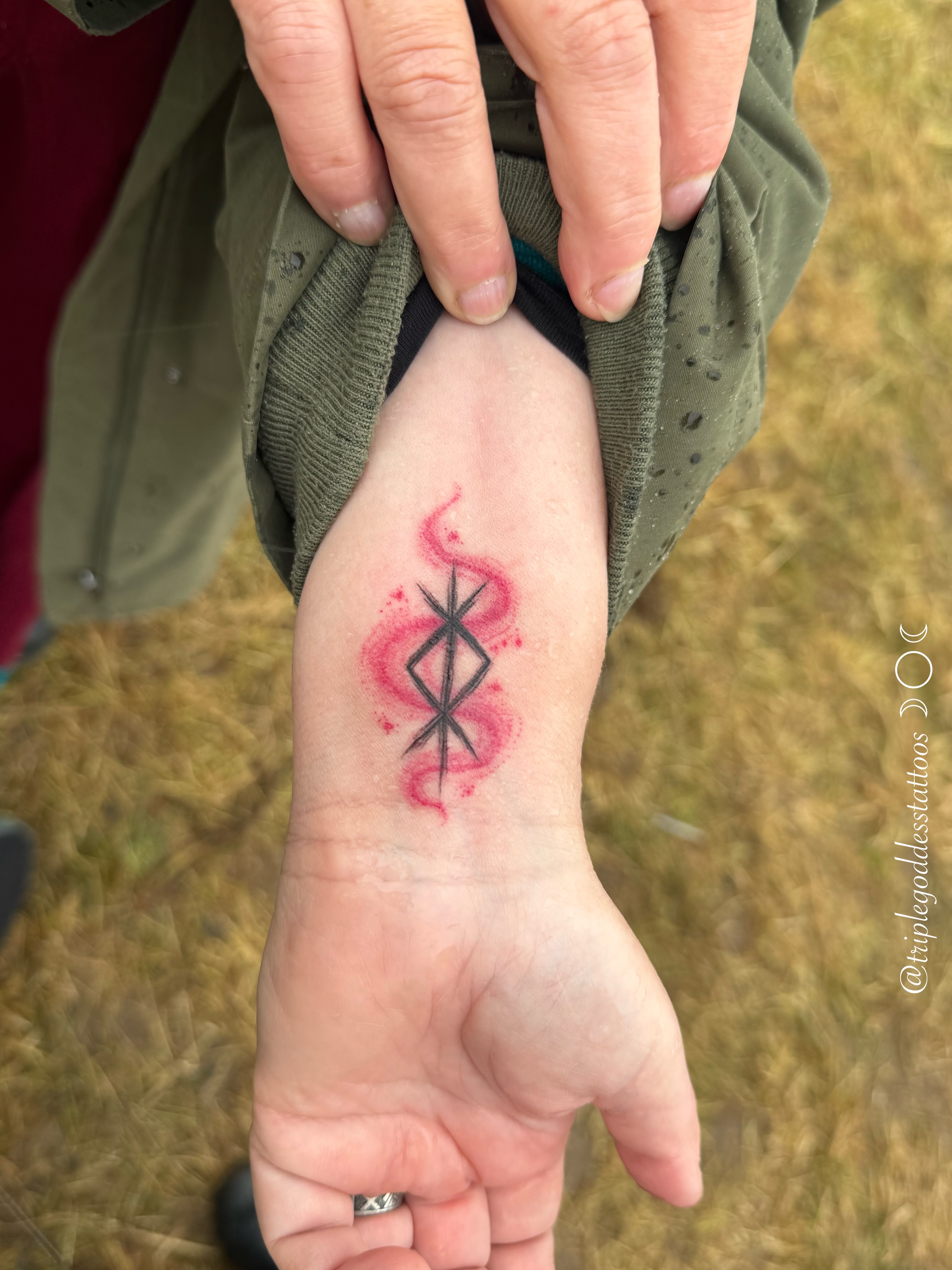 I always love to create meaningful little pieces for the most lovely people. The past few weeks I’ve been doing such whimsical, diverse pieces… here’s a few to share.
-
The first photos is from one of the tattoos I did at the @boynevalleyvikingexperience a Slane Castle in Ireland and the rest I did @papercranestudio
-
Email me to book: triplegoddesstattoos@gmail.com
-
#triplegoddesstattoos #finelinetattoos #lineworktattoo #runetattoo