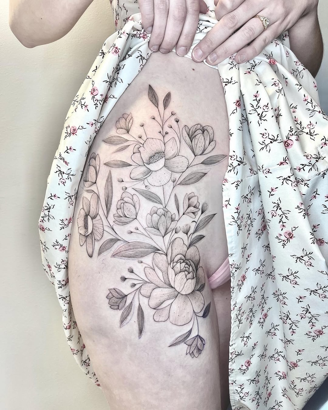 ๐ซถ๐บ An oldie but a goodie done by our very own @luzfloralart back in 2023 ๐บ๐ซถ
If youโre looking for a floral piece, weโve got tons of artists at @raventhorn.manor.tattoo that can make that or any other dubiously delicious designs happen for you this pride month.
#inclusivetattoostudio #downtownslc #slcink #raventhornmanortattoo #utahtattooshop