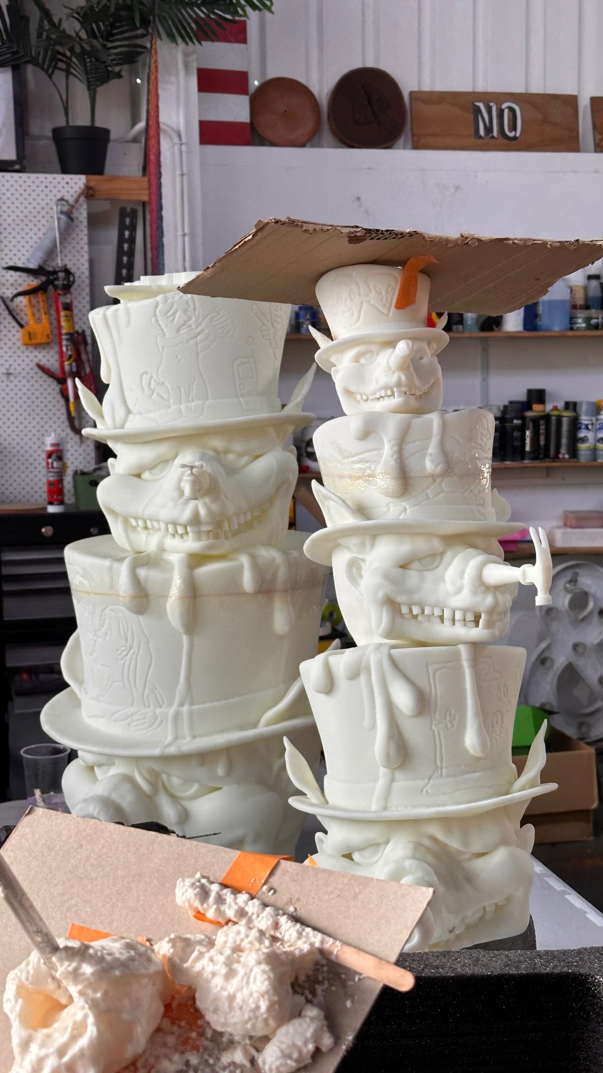 A few WIP shots of a recent piece for @spencer_harvie before it got covered in paint, what a treat.