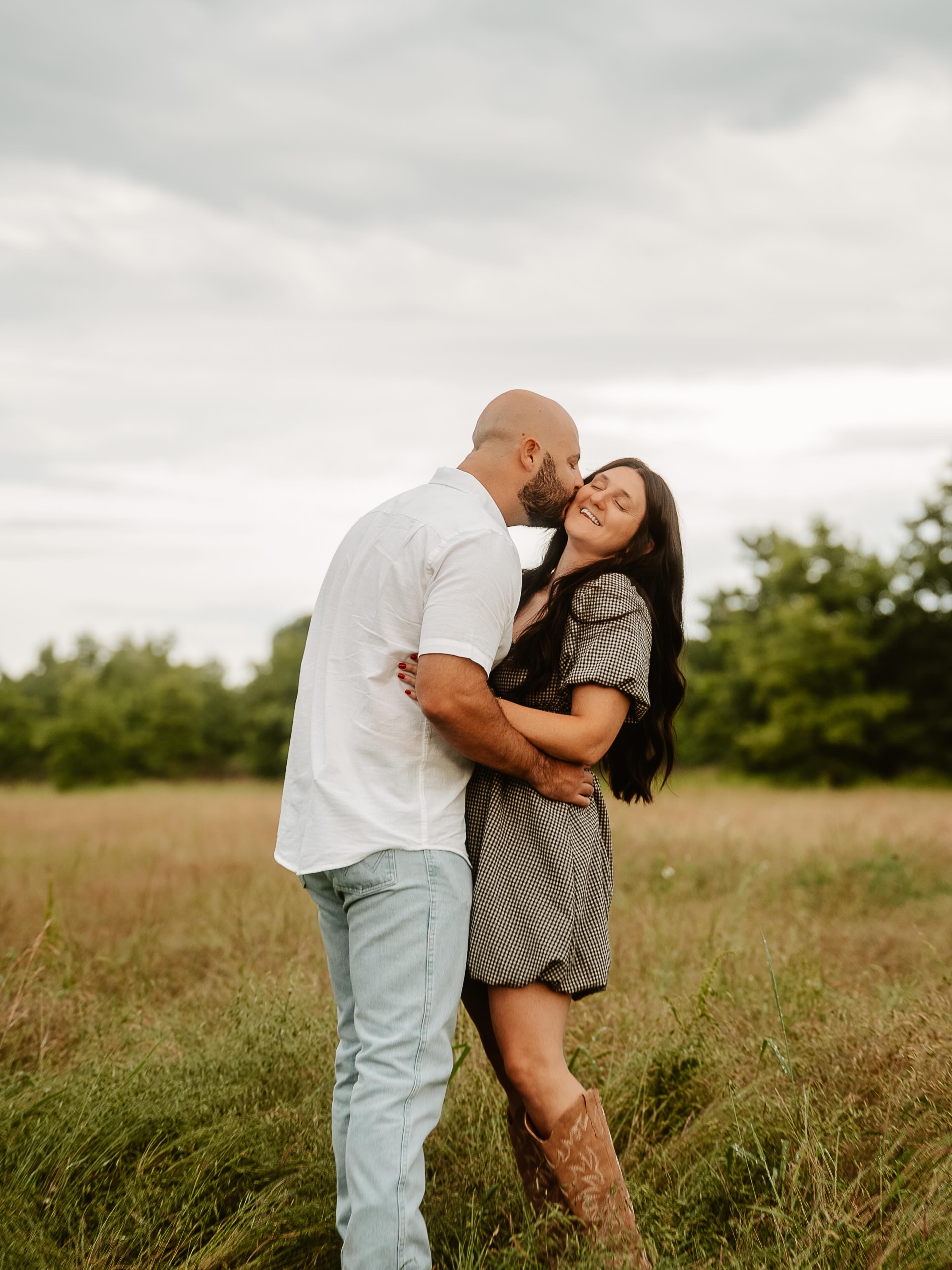 loving these summer sessions. ☀️ || a few sneak peaks of Drake and Kaitlyn’s anniversary shoot.
——
#marriage #anniversary #couples #love #arphotographer