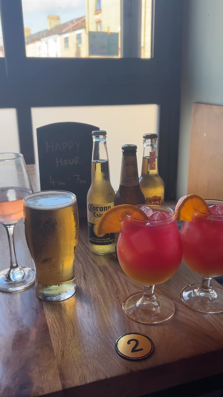 Join us for Happy Hour every Monday-Thursday from 4-7pm 😸
Which deal takes your fancy?
#happyhour #cocktails #smithdownroad #supportlocal #craftbeer