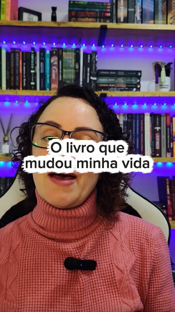 A @escritorawhovian me desafiou a mostrar o livro que mudou minha vida.