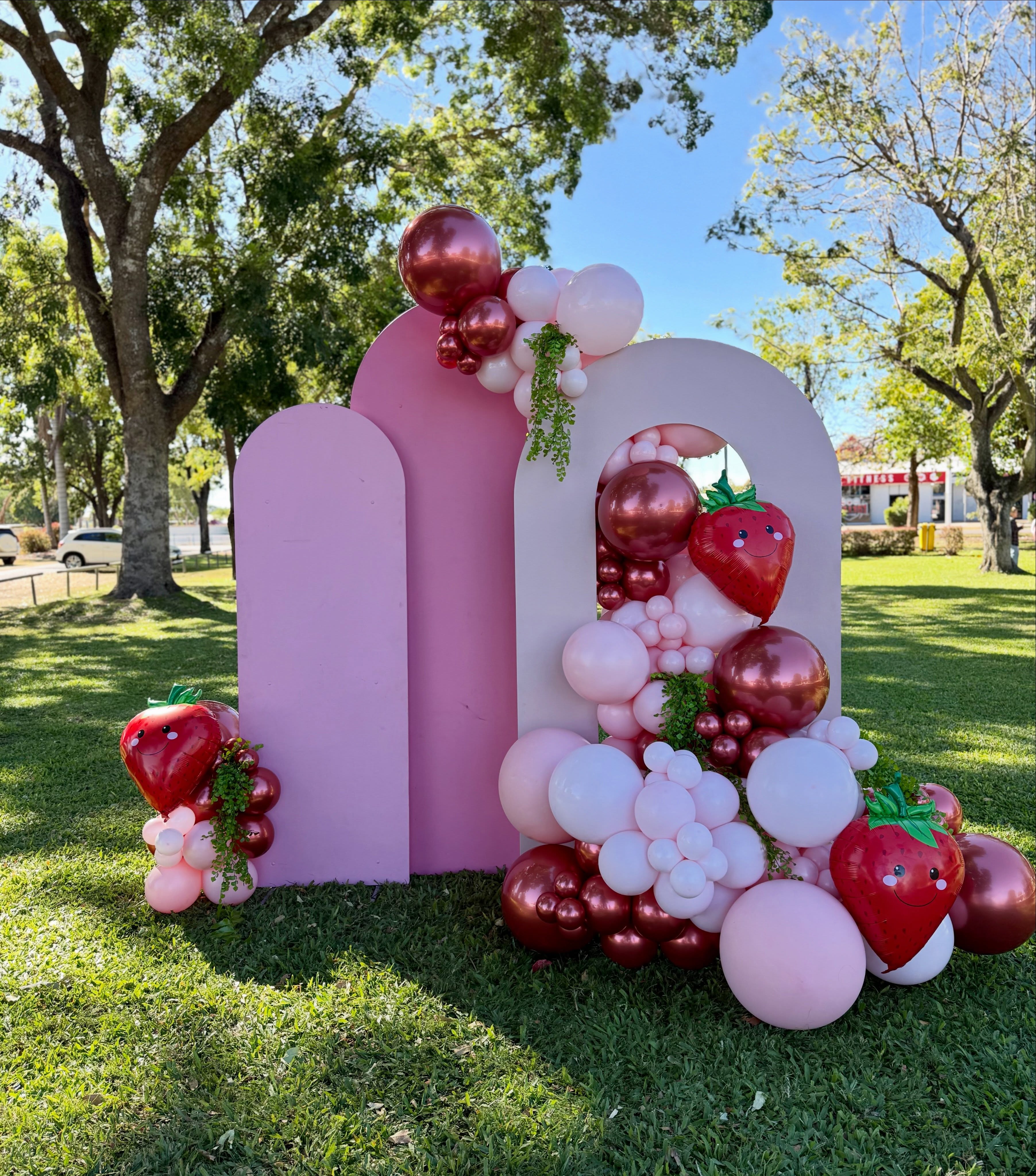 Isabelle’s Berry First Birthday 🍓
~ Full of strawberries, sweetness + first year magic✨♥️
We have been patiently waiting for a chance to do this theme and it’s safe to say we are OBSESSED! 🤩💗
Cake: @geminiwest_creations 😍
.
.
.
.
#berryfirstbirthday
#charterstowerseventhire
#tphmagic
#tphevents
#firstbirthdaymagic