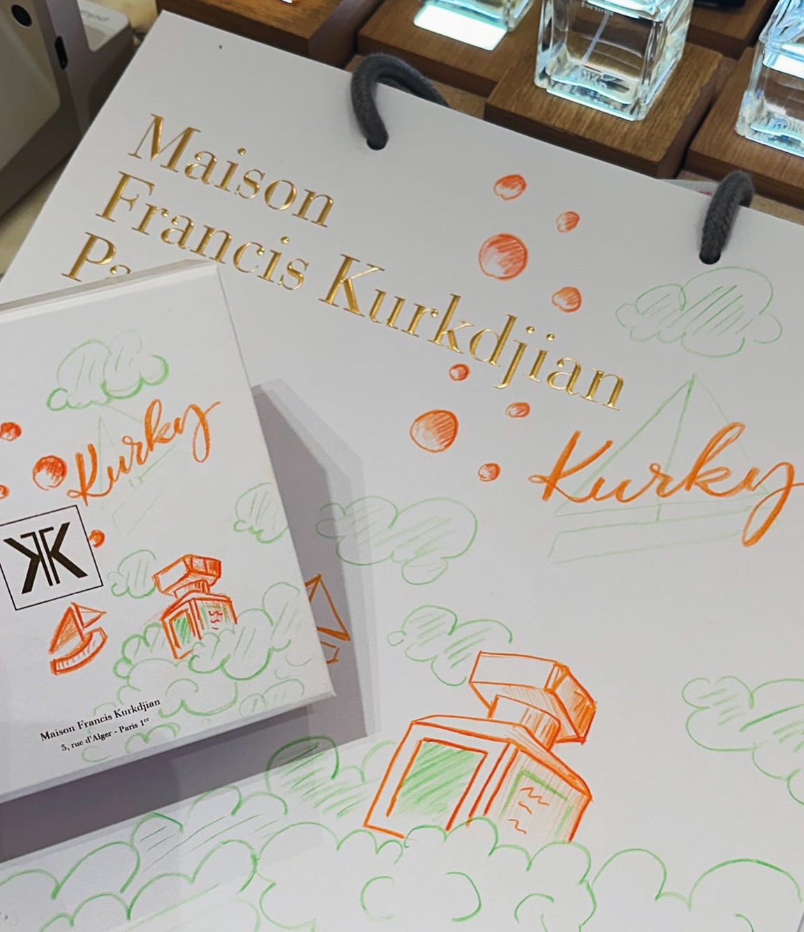The Kurky campaign has been so much fun! We’ve loved adding playful illustrations to the fragrance boxes, snapping Polaroid photos and doodling personalised designs onto them, and meeting everyone who stopped by to discover what all the excitement was about.
It’s been a joy to chat, create little keepsakes, and introduce people to this wonderfully imaginative fragrance. Thank you to everyone who came along and joined in the fun, and to @maisonfranciskurkdjian for letting us be part of such a wonderfully Kurky adventure.
@theofficialselfridges #fragrance #brandevent #selfridgeslondon #selfridgesbirmingham