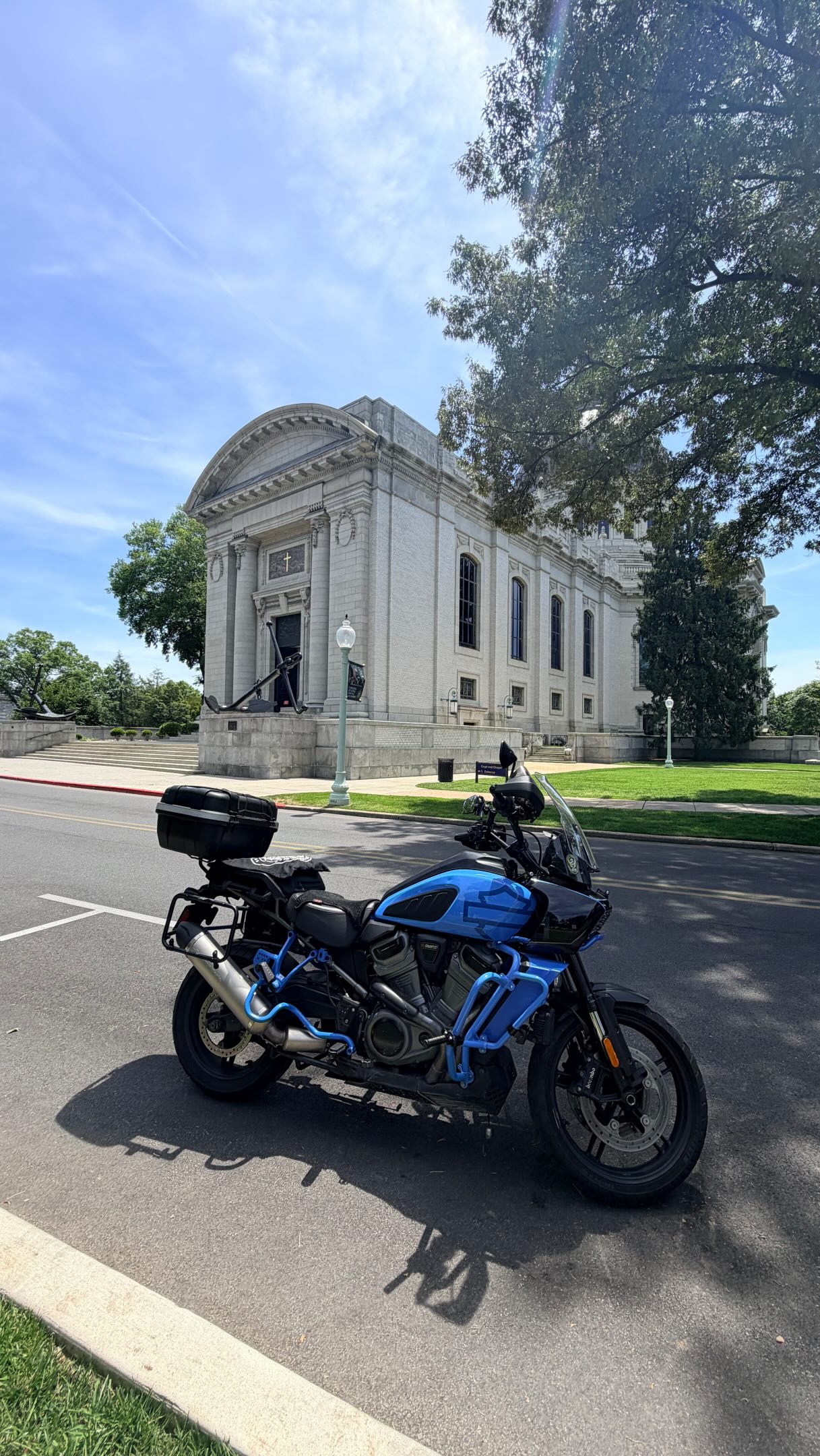 A quick visit to the US Naval Academy on Friday for a friend’s retirement ceremony! If you’ve never been, I highly recommend it! #theroadeagle #lifeisthejourney #mototouring #mototurismo #hdpanamerica