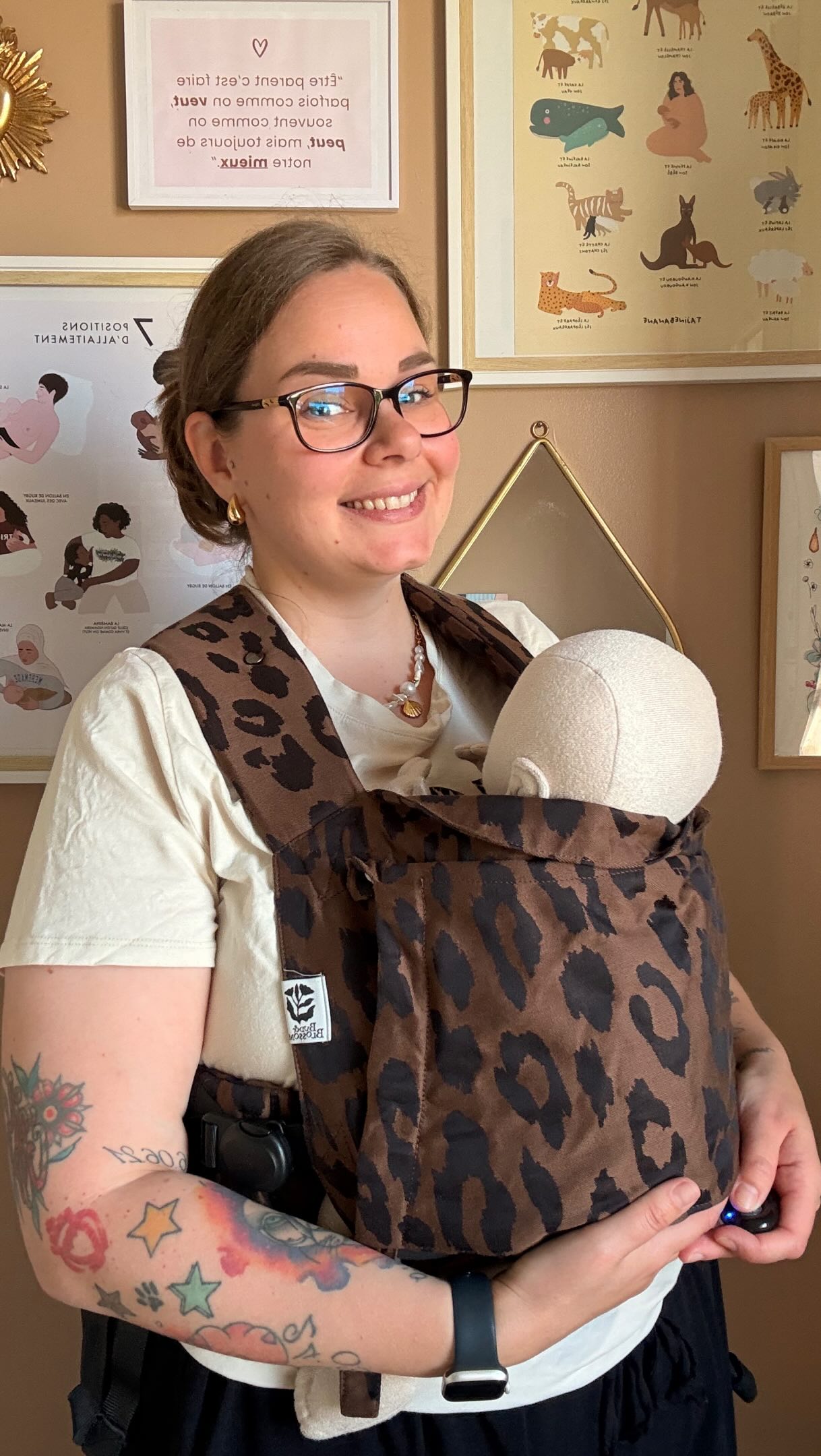 On se retrouve aujourd’hui avec l’installation du le porte-bébé Exquis de chez @budblossomslings en Coloris Wild. 🐆
➡️ Si vous voulez en savoir plus je viens de sortir un article complet sur mon blog à son sujet.
Vous aimez ce genre de réels installation ? Dites-le moi en commentaire 👇🏻
(Collaboration commerciale, produit offert par la marque)
_________
#bebe #bebe2026 #jeunesparents #parentalite #maternite