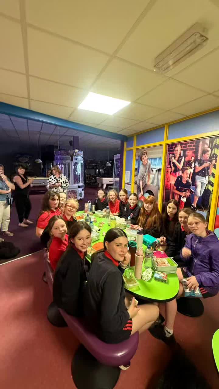 Bawnmore 3rd and 4th Classes had a super school tour today!! Thank you to Planet Entertainment Centre and the IMC Cinema for accommodating us so well!