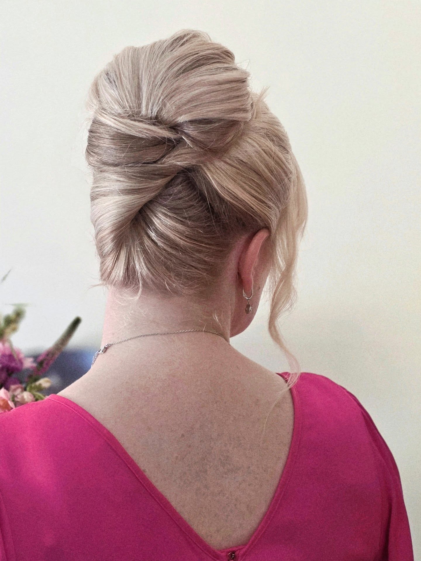 A few from recents from my favourites folder π
.
Creating gorgeous hair, for gorgeous ladies, "working" my dream job every single day.
So thankful for all of the trust π€
.
If you really like the look of my work, and are thinking I could be the stylist for you, I would LOVE to hear from you π«Ά
You can send an enquiry over to me through the website, which is
www.platinumhairdesign.co.uk
Alternatively, if it is for occasion hair, please send me a WhatsApp on
07581148121
The links for both are in my bio π
.
Lots of love, always!!!
.
#eventhair #updo #updoinspo