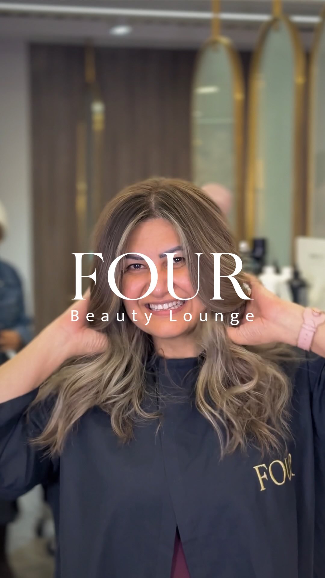 Effortless, sophisticated, and made to turn heads. Hair color by Omar @fourbeautylounge #strokesofperfection