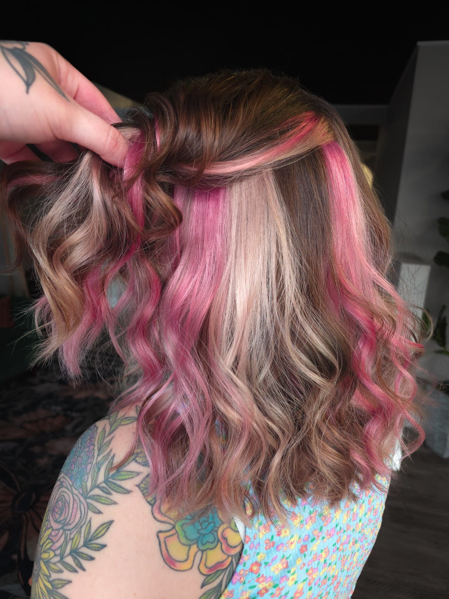 Neopolitan π¨π¨π¨ for Naomi!!
she was my last appointment ever in my old salon suite! moving has made me super sappy and reflective over the early days in my career and its so lovely how many of your smiling faces have followed me from my assisting days all the way up to today π₯Ή the level of honor I feel knowing that y'all like my art enough to keep coming back after nearly 5 years behind the chair is just immeasurable.
thank you for trusting me Naomi! you've always been so supportive even when I was just a lil baby stylist assistant.
Thanks for reading!
Have a great weekend, y'all π