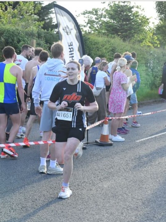 EP Race Report 31/5/26
What an unbelievable few weeks of racing for the gang and it’s only the start of the season 🤩
First up was the famous fast Mid Cheshire 5k where we had 6 of the group taking it on 🏃🏻♀️🏃🏻♂️
Helen Bird has made excellent progress with her run speed this winter so it was super cool to see her rewarded with a time of 20:25 which was a 35 sec PB 👌🏻
Hayley Green also had excellent run legs where she ran fantastic 30 sec PB in a time 19:47 🔥
Mick Hutchins was a little off his run best after focusing a touch more on his cycling but still managed a fine 17:57 👏🏻
James Griffiths was pleased to go under 16 mins after a few setbacks recently with a solid 15:48 🤩
Stu Elsam not long off the back of a big marathon block wanted to test out his speed and was pleasantly surprised to be just outside his PB with a 24:33 👏🏻
Scott Houston was looking to see where he is at and was very pleased to run 15 secs faster than last year with a 19:12 👏🏻
Whilst on his Holibobs Nick Holland decided to do the local Moira Sprint Triathlon as a warmup for the Chester Tri this weekend. He blew the cobwebs off with a solid 1:23 🏊🏼♂️🚴🏼♂️🏃🏻♂️
The Manchester 10k is a big city centre race and we had two athletes on the course 🏃🏻♂️ First was Scott Houston who had a solid outing in a time of 41:04 👏🏻
Then we had Phil Land who is normally a cyclist but is looking to get more in to running where this was his first 10k race off limited training ran a superb 46:04 🙌🏻
The cycling time trial season is now in full flow 🚴🏼Last week there was the 25mile 4up TT where we had Phil Land racing for his team Velo 6 racing where they had a solid hit out with a time of 58:36. Mick Hutchins was racing for his team Congleton CC and also had a solid performance crossing in 1:00:02 👏🏻
Two days later was the Manchester & District LCA 10 and both men had good hard efforts but the wind definitely affected their times a touch with Phil crossing in 22:40 & Mick 24:05 💪🏻
📸 @mickhallphotos
#endurancepeak #coaching #racing #running #cycling