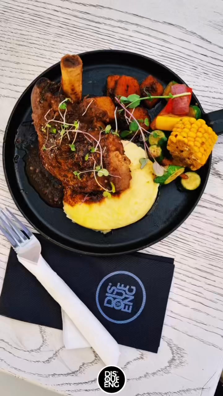 Winter is officially here, but at Disoufeng, we’re keeping things hot. 🍲🔥
Come through and warm up with our signature hearty meals—the perfect cure for the cold and the ultimate fuel for the match-day energy. Whether you're fueling up for the game or just catching a vibe, we've got the plate for you.
See you at 3166 Shinkhova Street. 🥂
#Disoufeng #HeartyMeals #SowetoEats #WinterWarmers