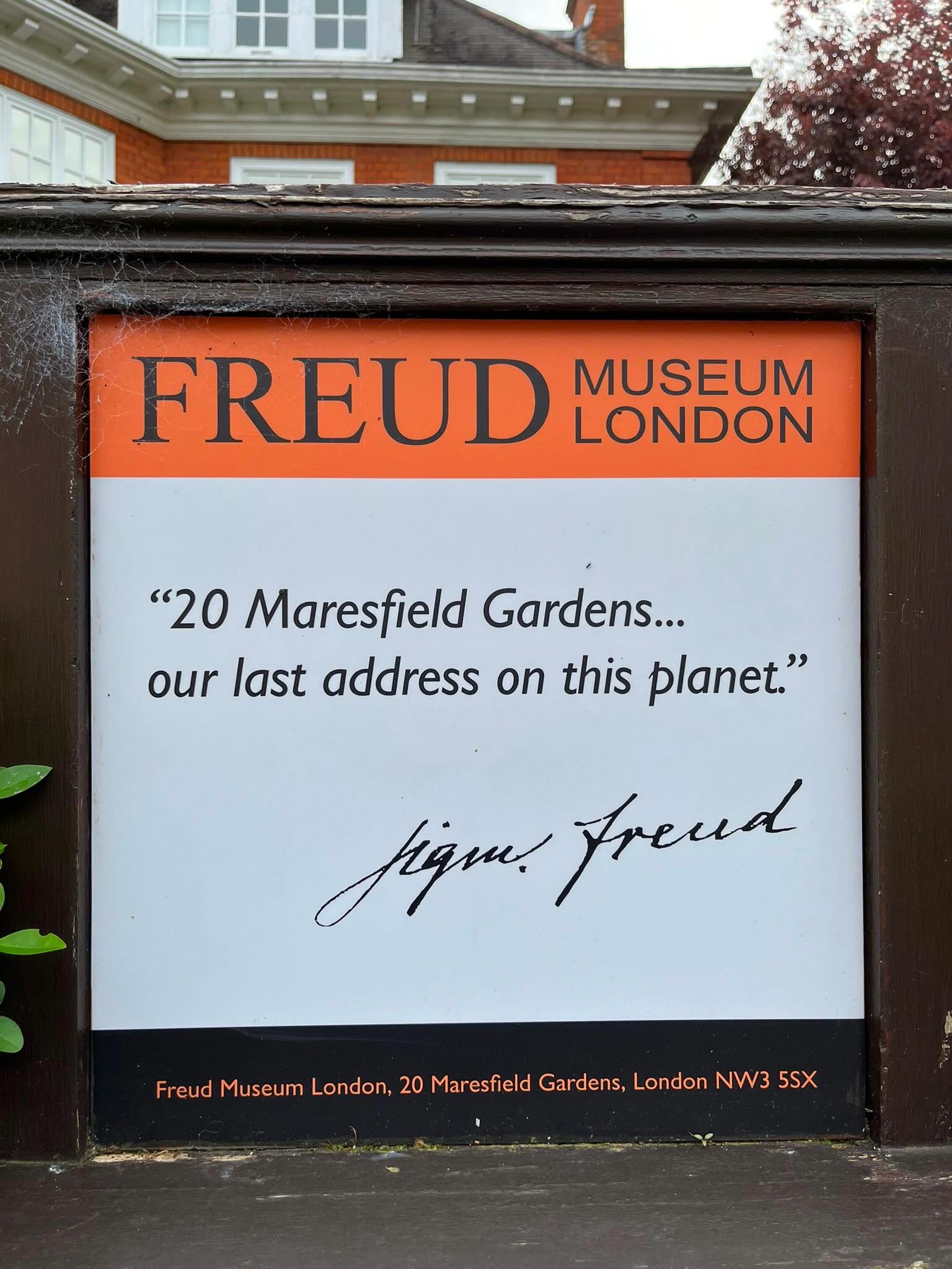 Last week, FOR WOMEN had the wonderful opportunity to visit the Freud Museum for a private educational session led by Emilia, Director of Education.
We explored the final home of Sigmund Freud, learned about the extraordinary legacy of Anna Freud, and gained a fascinating insight into the foundations of psychoanalysis. Emilia’s engaging and accessible presentation brought complex psychological concepts to life, making them meaningful and relevant to everyone in the room.
This visit reflects the value of bringing together community wellbeing, lifelong learning, and cultural experiences. We are grateful to the Freud Museum for their warm welcome and look forward to continuing this inspiring collaboration.
#ForWomenCIC #FreudMuseum #MentalHealthAwareness #LifelongLearning #psychoanalysis