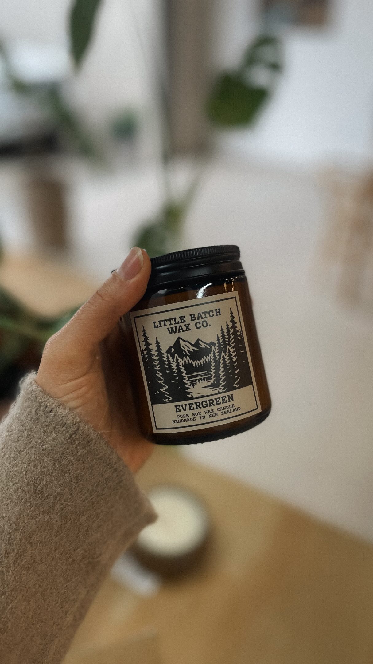 Winter essentials β¨
ββ a hot drink
ββ a good book
ββ a favourite candle