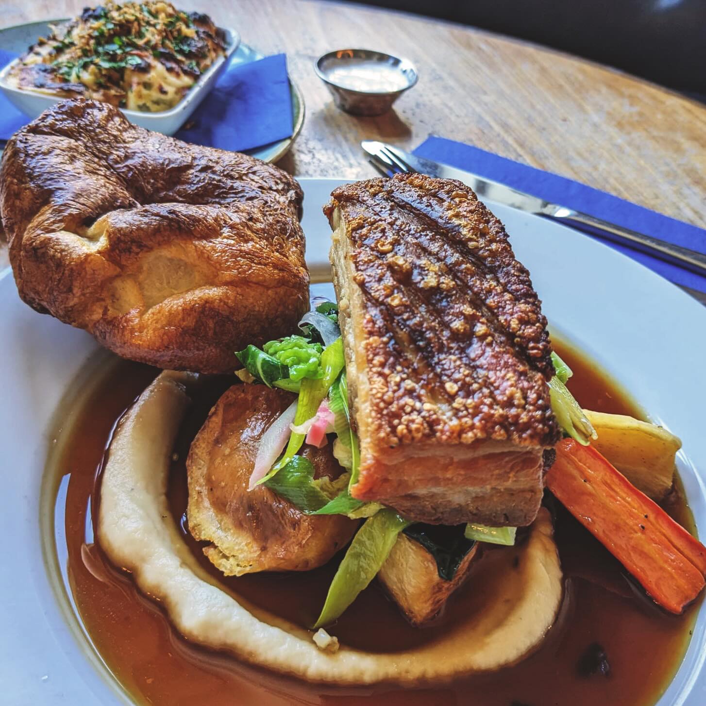 Ooooooft would you look at that!
Get your bookings in now for our roasties tomorrow!
.
.
.
#bristolroast #greenbankpub #pubsofbristol #bristolfoodie #bristolfoodie