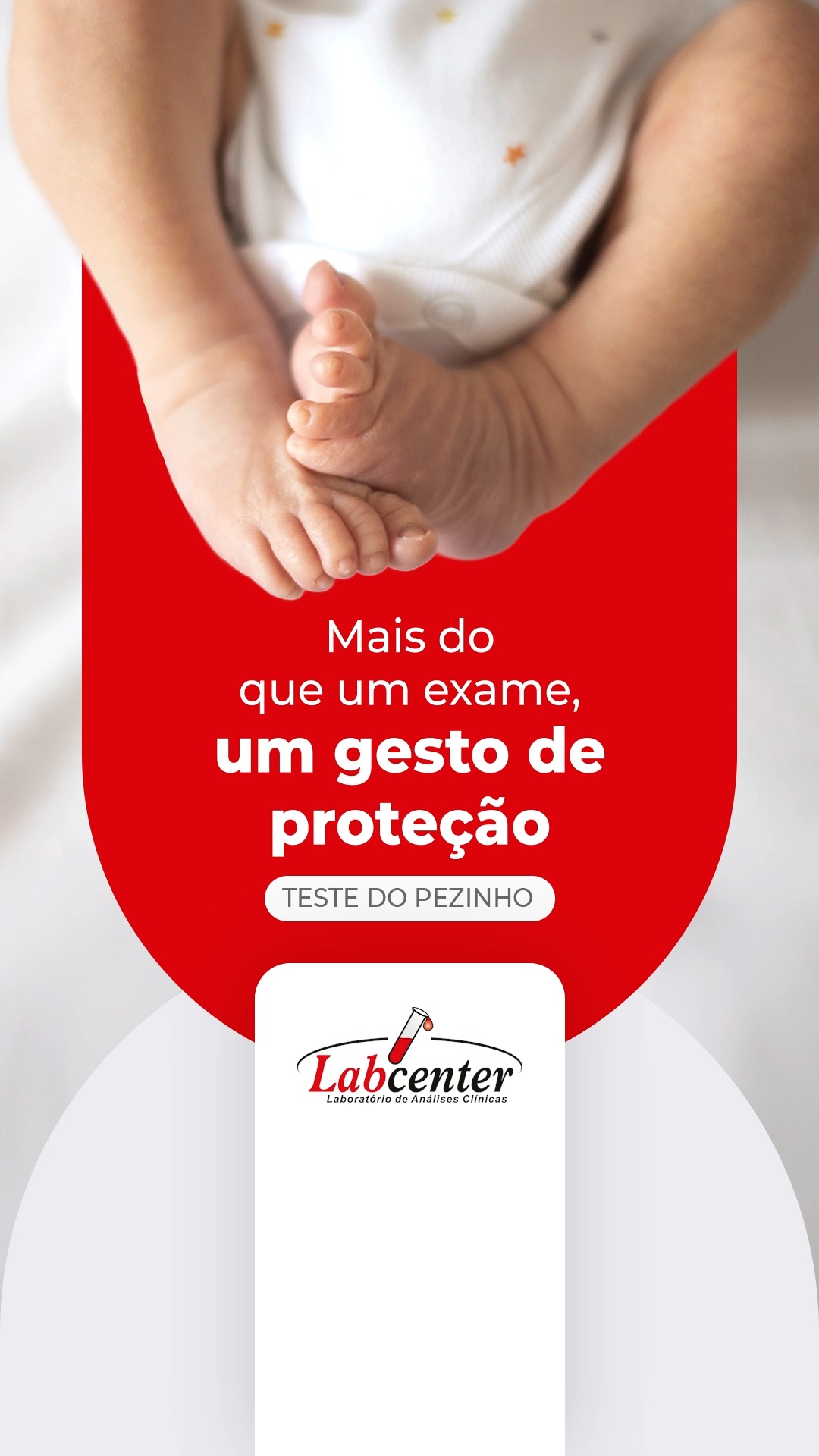 👣 Nos primeiros dias de vida, algumas condições podem estar presentes sem causar sinais visíveis no bebê.
É por isso que o Teste do Pezinho tem um papel tão importante na triagem neonatal: ele ajuda a rastrear alterações que, quando identificadas cedo, permitem iniciar o acompanhamento adequado com mais agilidade.
Além da versão básica, existem painéis ampliados do Teste do Pezinho, que investigam um número maior de condições genéticas, metabólicas, imunológicas e outras alterações que podem impactar o desenvolvimento da criança.
Esse cuidado não termina no exame. O atendimento acolhedor, o ambiente preparado e a delicadeza na coleta também fazem diferença para tornar esse momento mais tranquilo para o bebê e para toda a família.
Fale com nossa equipe e tire suas dúvidas sobre as opções disponíveis.
🔬Laboratório Labcenter
O diagnóstico precoce salva vidas.
Mantenha exames e consultas em dia!
Central de Atendimento:
📱 (074) 99966-6238 (WhatsApp)
📞 (074) 3622-2518 / 3621-4145
💻 laboratoriolabcenter.com
O laboratório Labcenter conta com diversas unidades para coleta de exames laboratoriais. Confira:
📍 Unidade I - Clínica da Mulher - Jacobina-BA
Av. Dr. J.J Seabra, 275 - Estação
📍 Unidade II - Várzea da Roça-BA
Praça Alfredo Navarro, 25A - Centro
📍 Unidade III - Jacobina-BA
Rua Getulio Vargas, 96 - Centro
📍 Unidade IV - Junco - Jacobina-BA
Rua Gilberto Miranda, 30 - Centro
📍Unidade V - Caém-BA
Praça Dep. Manoel Novaes, s/n, Centro