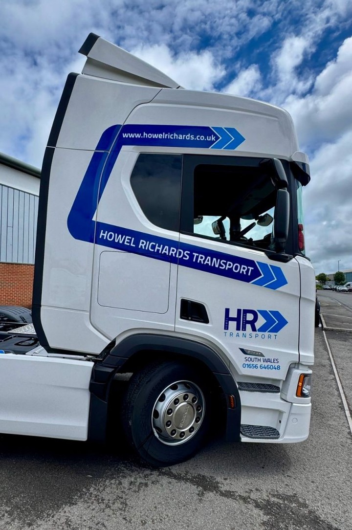 1/8 completed for Howel Richards Transport🤩
Take a look at this magnificent Scania R500, built with driver comfort in mind, the leather, fridge and microwave all make for a unit centred around super performance and peak comfort.
A big thank you to all the team at Howel Richards Transport for the continued business and support!
#SuppliedByKeltruck