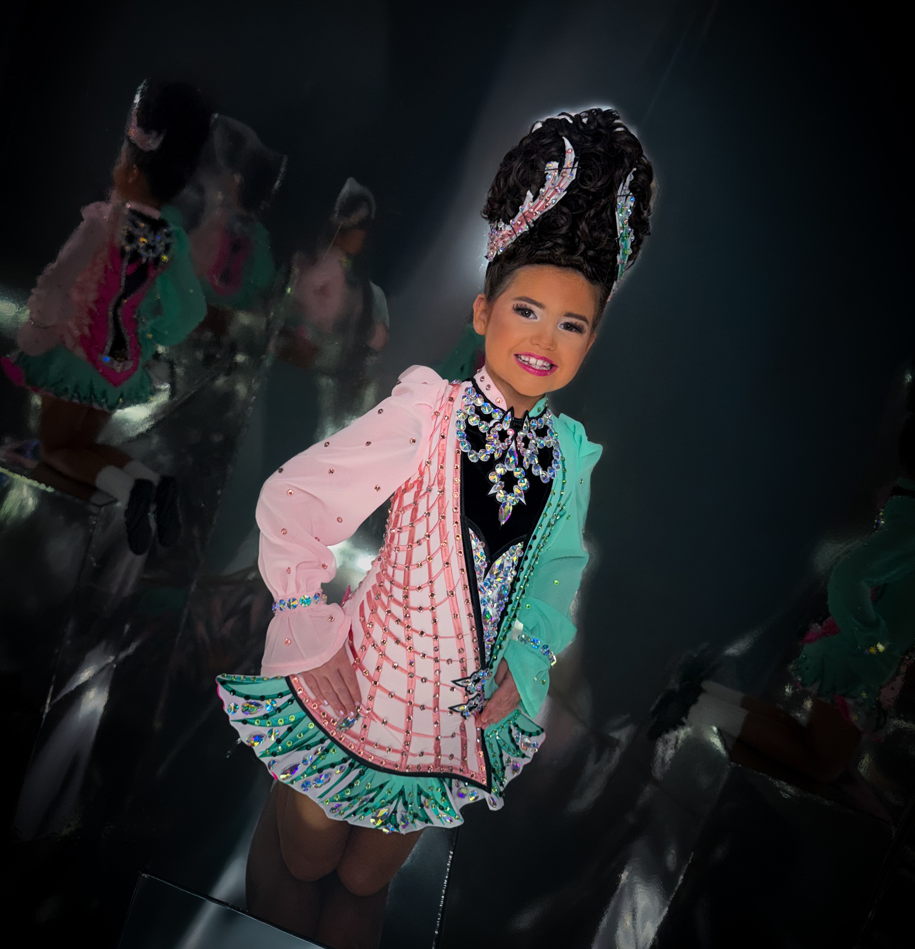 QUINN FLEMING✨🩷
We love this super unique colour combo with the pastel pink and green half and half! The contrast against the black is going to make this look super bold and stand out on stage. Best of luck in your new dress!