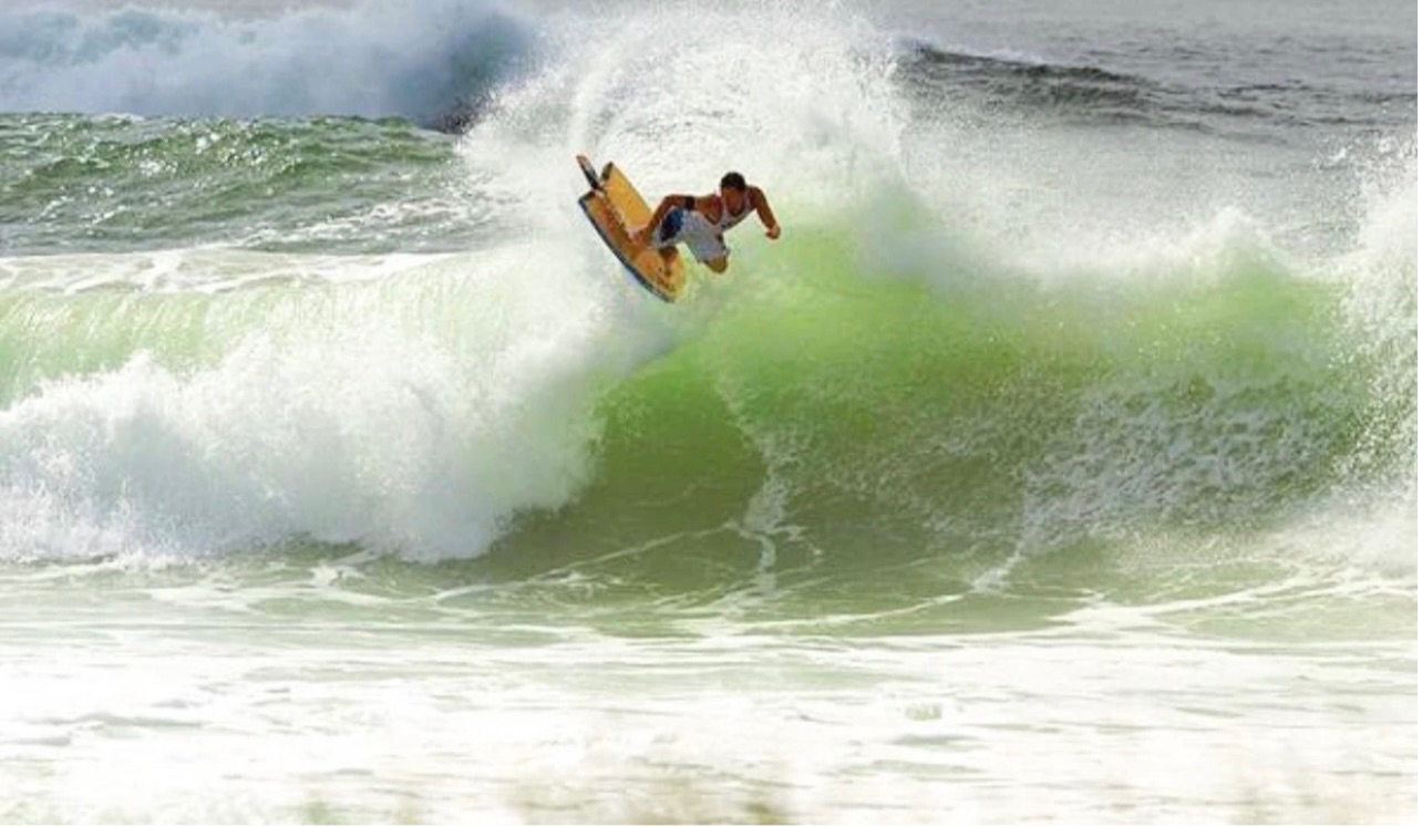 Mason Grew up in Port Macquarie, renowned for producing some of the best bodyboarders to have come out of Australia such as Michael “Eppo” Eppleston, Damien King and Todd DeGraaf.
It was because of this talent that the competition between these guys was through the roof and
the Port Macquarie Bodyboarding association (PMBA) boasts two world champions in Eppo, Kingy (Dropknee)
Could Port Macquarie be Australia’s bodyboarding capital