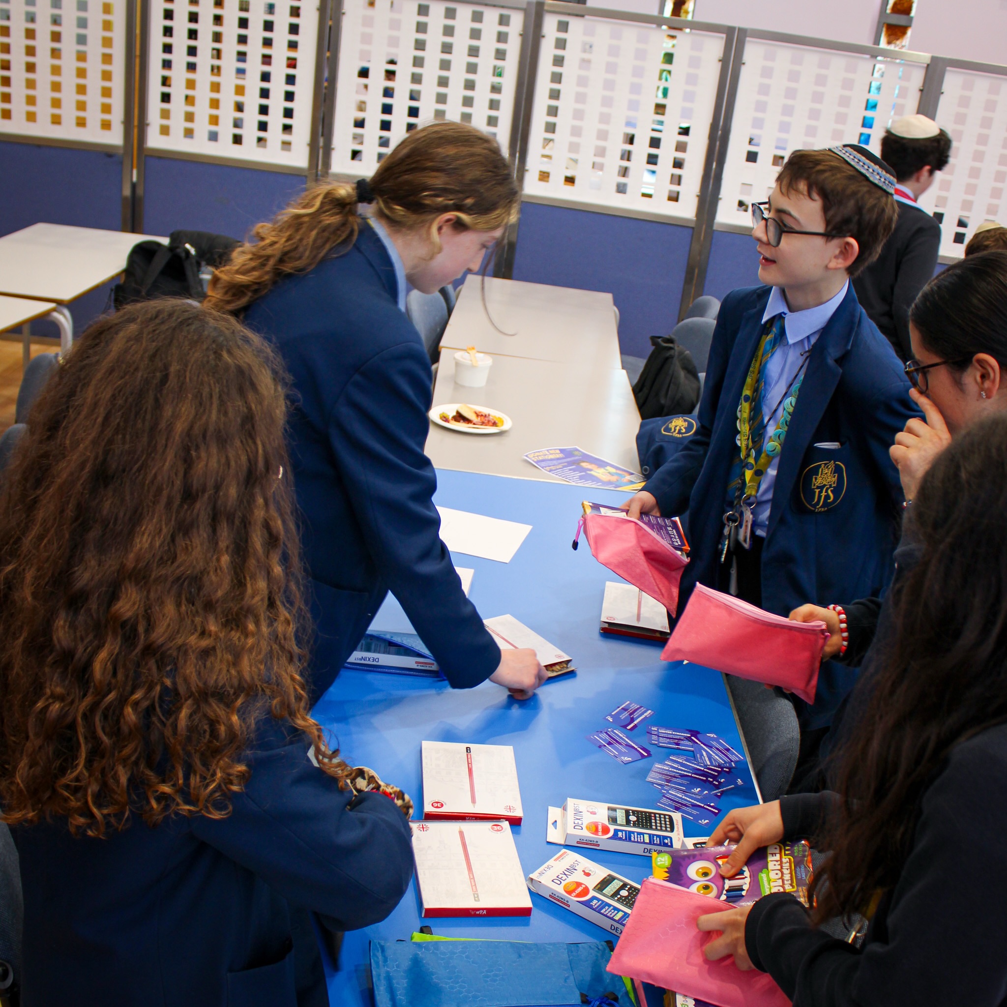 Today at lunch, our Charity Committee students helped pack donated stationery ready to be given to students who need it most.
A huge thank you to everyone who donated items and supported this brilliant initiative with US Chesed’s Stationery Bank. Your generosity will make a real difference to families ahead of the new academic year.