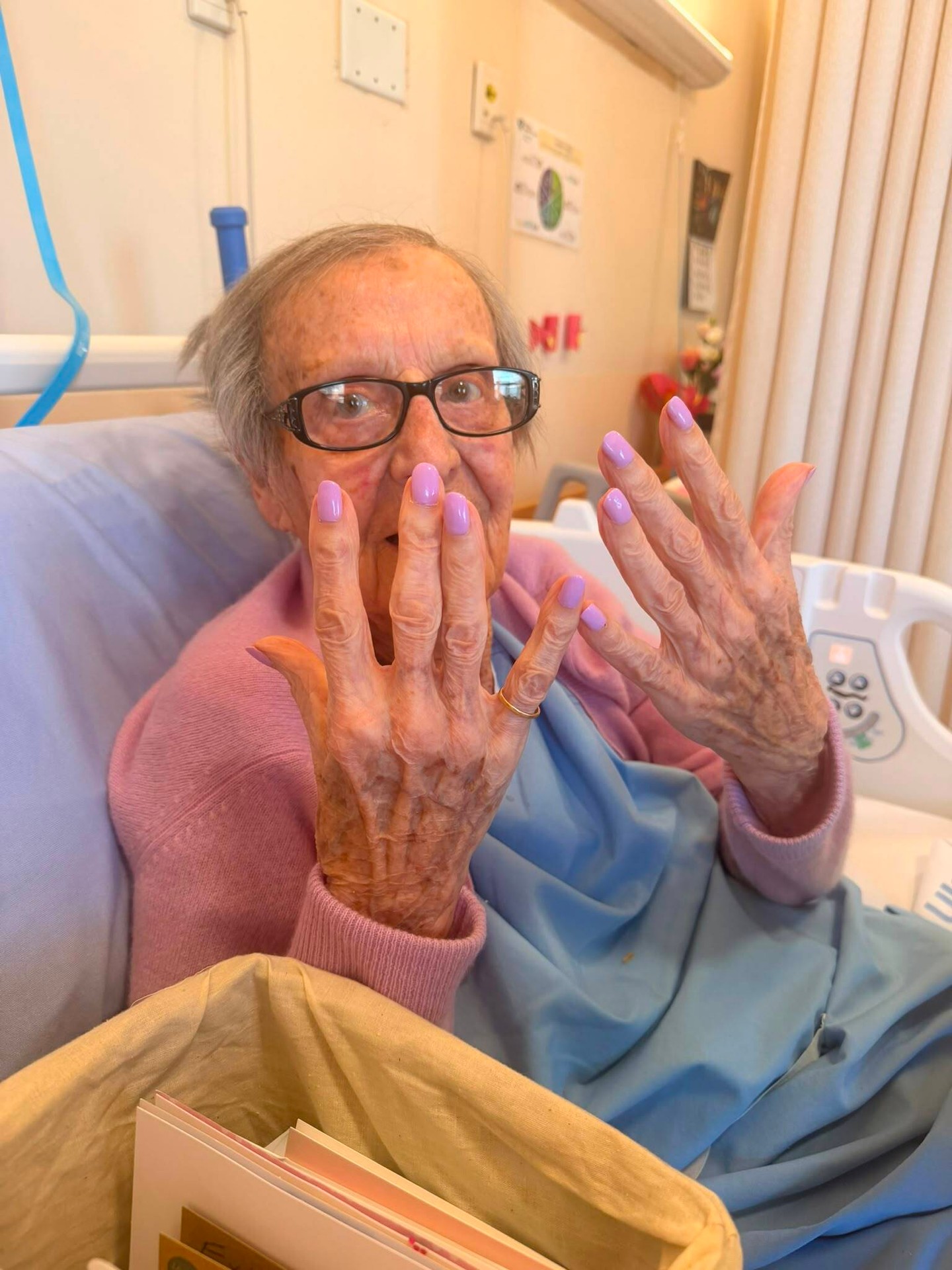 Happy 100th Birthday to Our Oldest Client 🎉
Today wasn't about a beauty appointment, it was about celebrating an incredible woman who has reached 100 years young.
We stopped by to wish her a happy birthday, share a smile and remind her how special she is to us.
At Beauty At Your Door, we care beyond the service. It's about the relationships we build and the moments we share.
Happy 100th Birthday 💜. Thank you for letting us be part of your journey.
#Happy100thBirthday #WeCareBeyondTheService #100YearsYoung #ClientLove #BeautyWithHeart