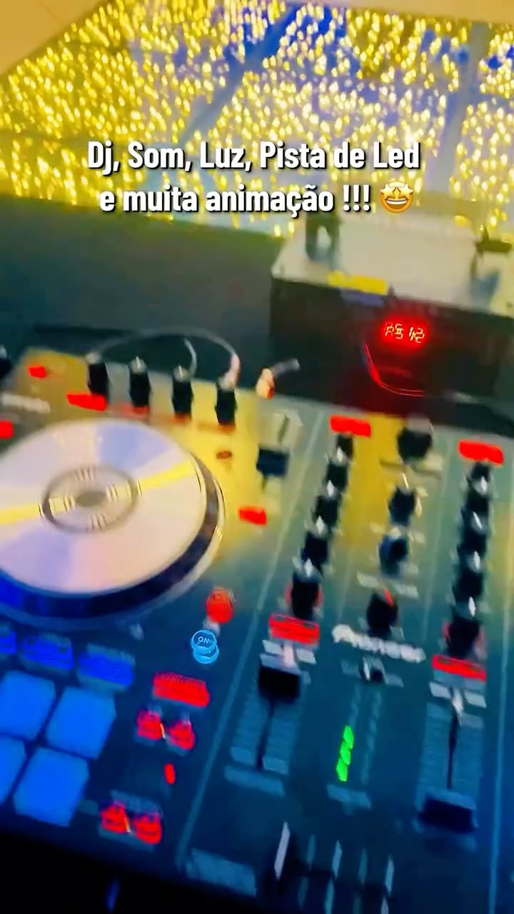 Aqui a animação é garantida 🤩👏
Nossos DJs preparam o repertório de acordo com as suas preferências e fazem de tudo pra ninguém ficar parado na hora da balada!
Fale conosco e conheça nosso jeito de fazer sua festa bombar 🪩🚀
#djparacasamento #pistadeled #pistaparis #roboled #djparaeventos