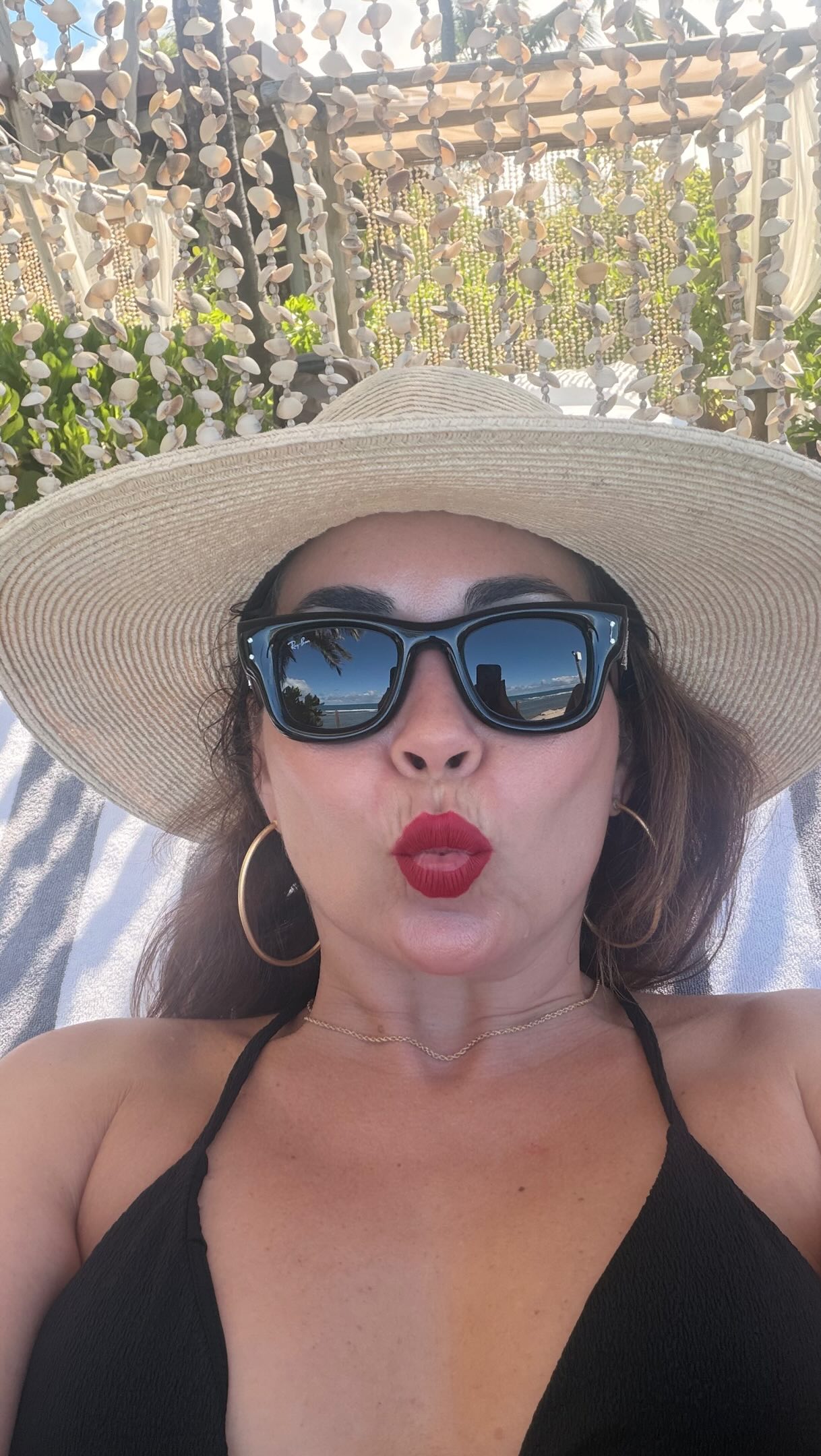 Domingo de leve, recarregando as energias. ✨
Entre uma semana que terminou e outra que está começando, existe esse momento precioso de desacelerar, aproveitar as pequenas coisas e cuidar de si. Porque descansar também faz parte da produtividade.
Hoje é dia de curtir sem pressa, renovar as energias, agradecer pelas conquistas e preparar a mente para uma nova semana cheia de oportunidades.
Que a sua semana comece leve, com paz no coração, boas companhias e muita motivação para realizar tudo o que deseja. ☀️💛
#Domingo #BoaSemana #DomingoDeLeve #RecarregarAsEnergias #Gratidão VidaEquilibrada ComeçandoASemana MomentosQueImportam