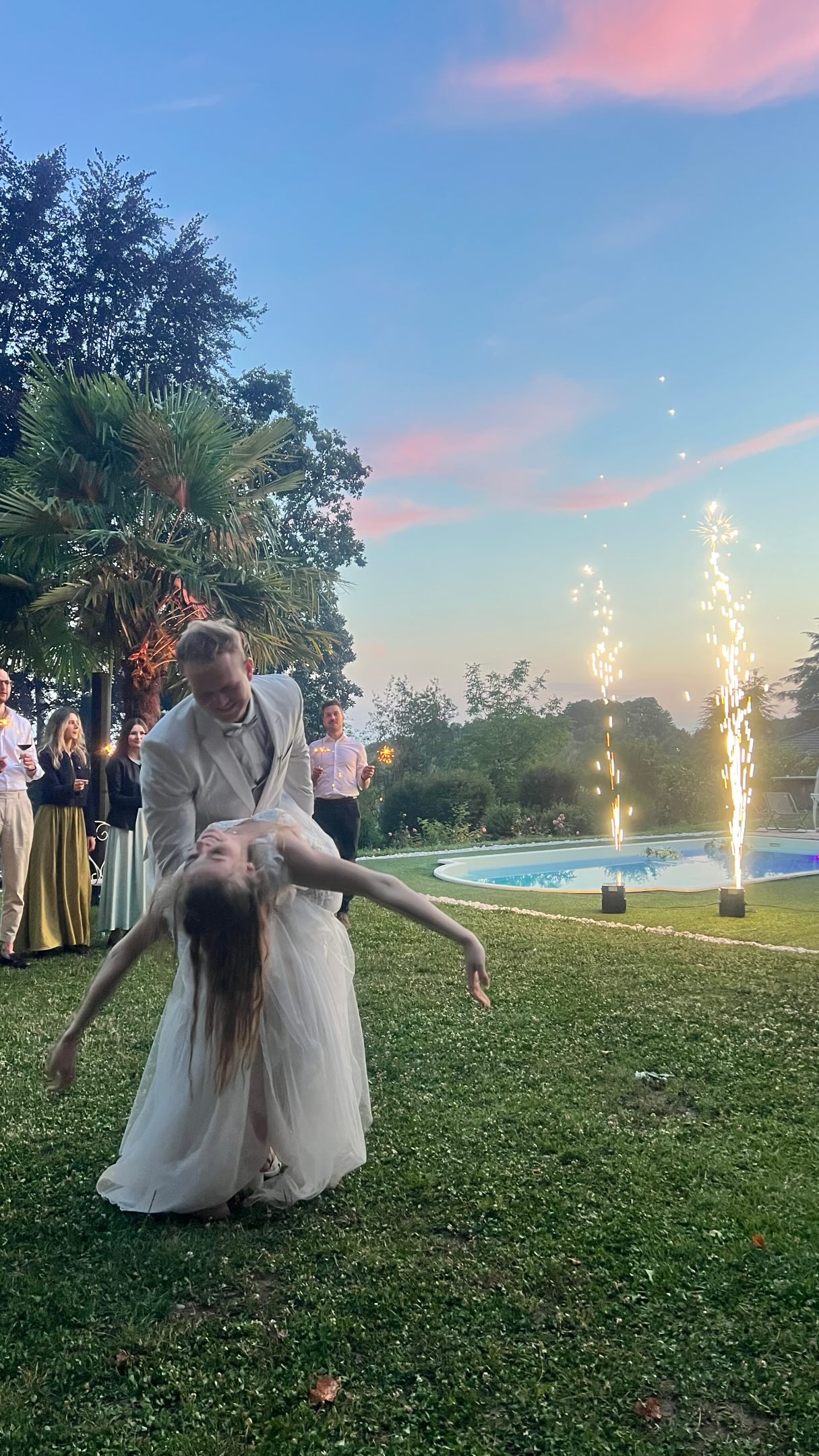 Loretta &Lucas🫶🏻
Simply magic wedding day @villasofiasirtori .
A dream!
#hochzeit #weddingvenue #comolake #love