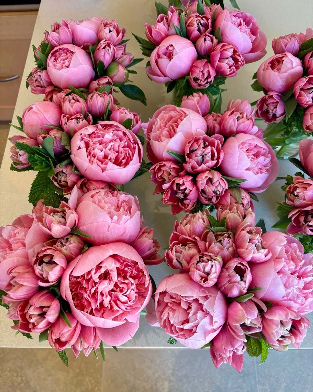 Not much to say—just enjoy the peonies.
#luxuryflowers #luxuryflorist