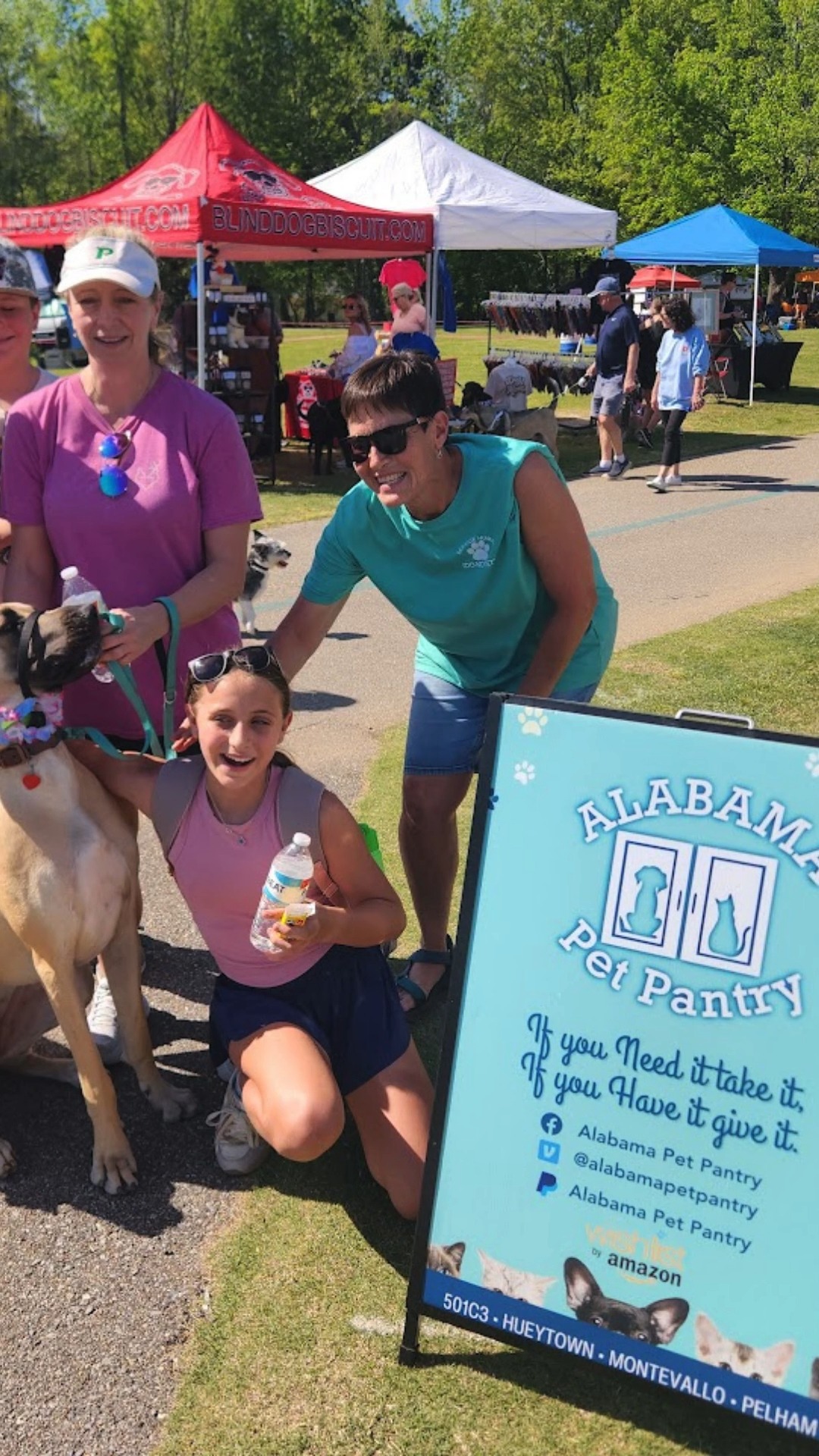 📚 Did You Know?
One of the leading reasons families surrender pets is financial hardship.
When families struggle to afford pet food, they may feel they have no choice but to give up a beloved companion.
That's why Alabama Pet Pantry exists.
By providing pet food assistance, we help:
🐾 Prevent unnecessary pet surrender
🐾 Reduce shelter overcrowding
🐾 Keep pets healthy
🐾 Keep families together
A bag of pet food can make a life-changing difference for both pets and their people.
#PetHungerAwareness #AnimalWelfare #AlabamaPetPantry #CommunityEducation