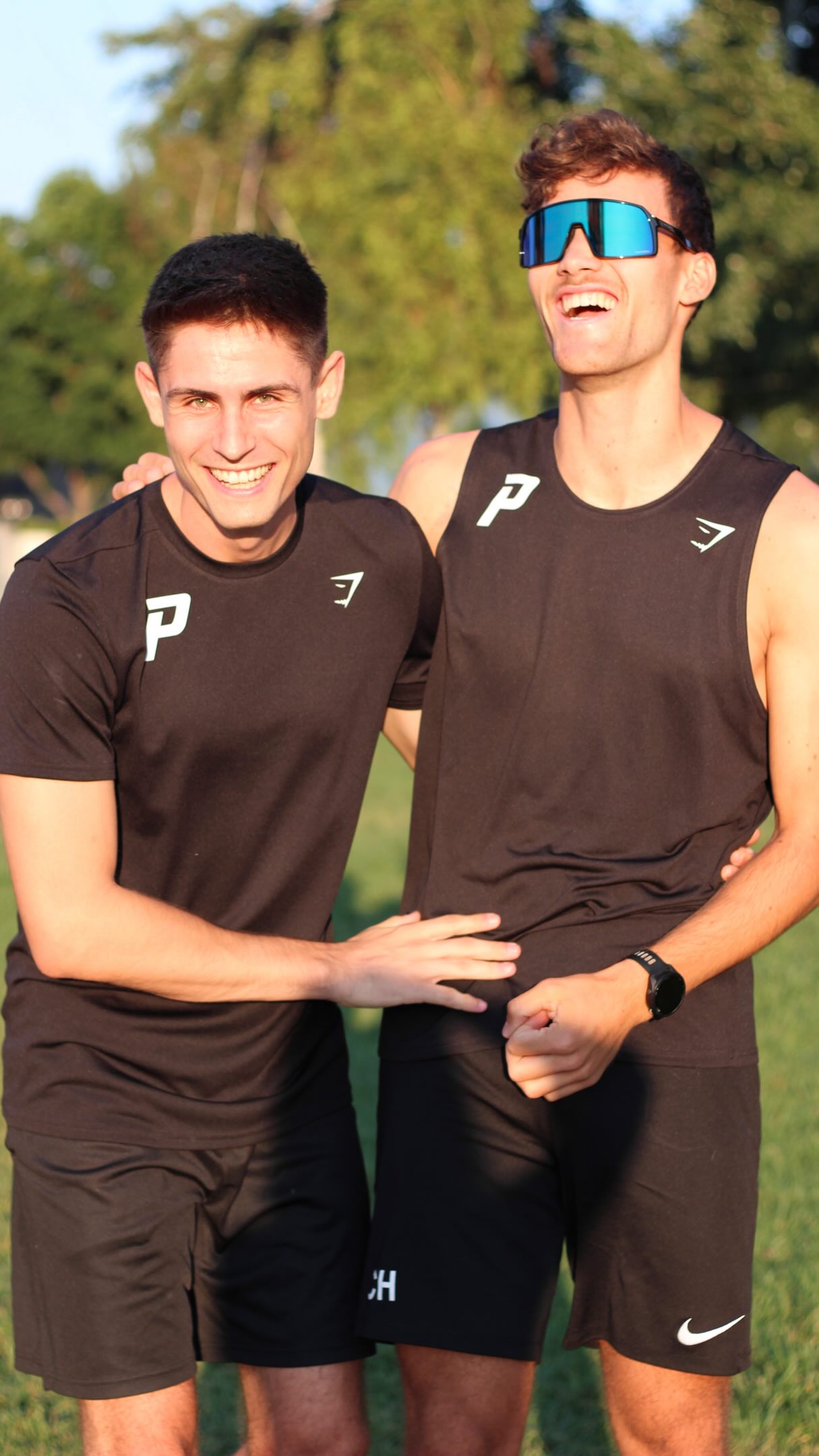 Der Sommer entscheidet, wer im Herbst vorne läuft. 🏃♂️
Jetzt ist genau der richtige Moment, die Basis für einen starken Herbst zu legen. Mit einem Laktattest kennen wir deine Trainingsbereiche – und mit einem individuellen Plan begleiten wir dich durch die Sommermonate. Angepasst an dich, deinen Alltag und die Hitze. ⚡️
🚀 Starte jetzt in deine Sommervorbereitung.
📩 DM oder Infos unter pacemakerrun.at (Link in der Bio)
#pacemaker #trainsmart #running #performbetter #leistungsdiagnostik