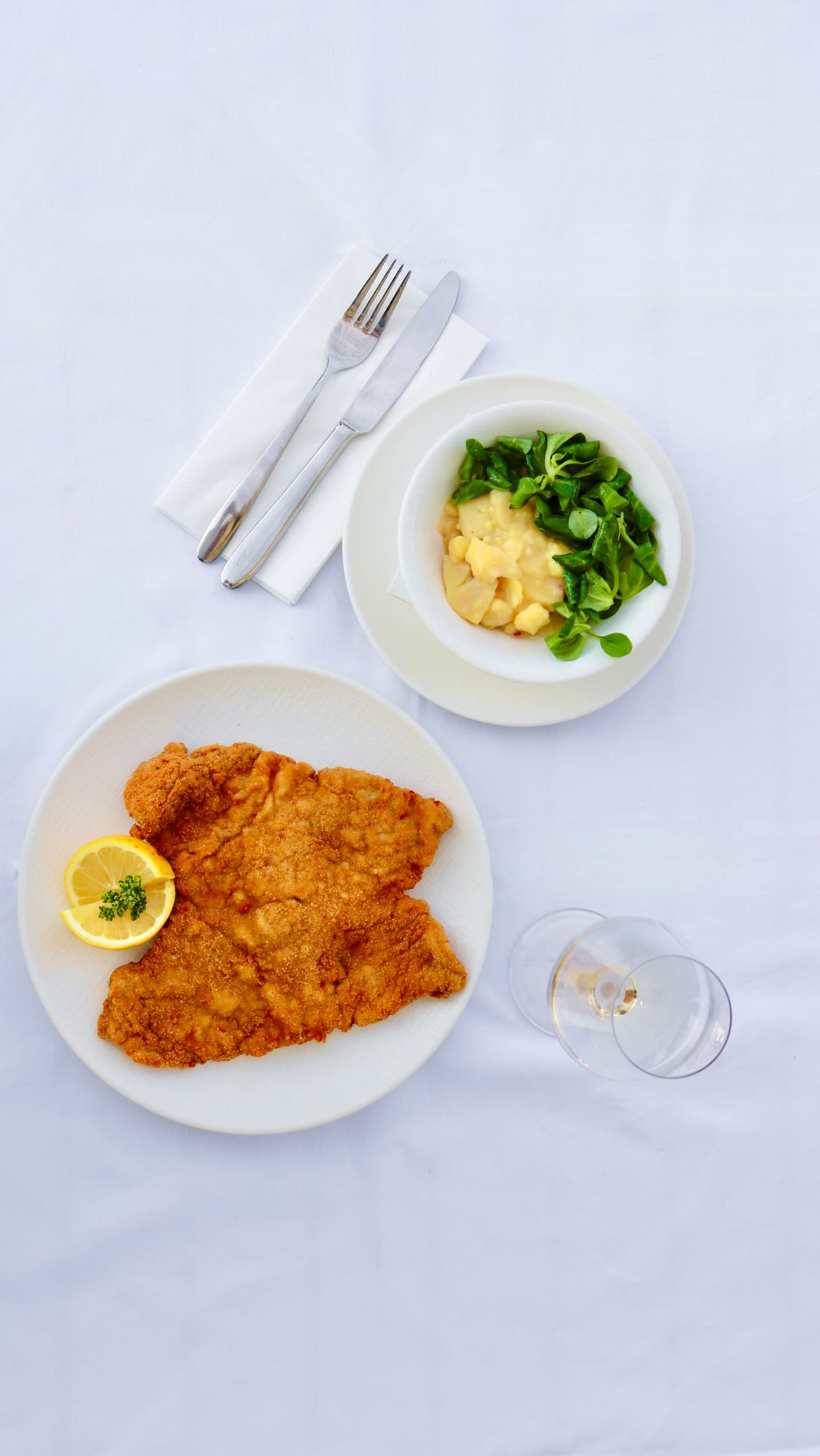Morgen ist es wieder so weit: Schnitzeltag im Schloss-Restaurant! ♥️ Wir freuen uns auf euch.
Euer Andi 👨🍳
#schlossschönbrunn #wienerküche #wienerschnitzel #andiwojta