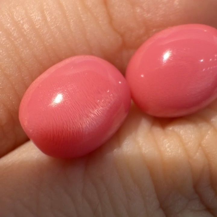 CONCHÉA — PERFECTLY IMPERFECT
Nature rarely creates identical twins.
Instead, it creates harmony.
This exceptional matched pair of natural conch pearls displays vivid flamingo pink color, elegant oval symmetry, and beautifully balanced character.
One pearl reveals a pronounced flame structure, while its companion carries a softer expression of the same natural phenomenon.
Together, they achieve what collectors seek most — not perfection, but harmony.
A rare matched pair destined for bespoke earrings.
Natural Conch Pearl Pair
5.73 CT Total Weight
Flamingo Pink
Matched Oval Shapes
Untreated
#Conchea #ConchPearl #NaturalConchPearl #MatchedPair #PearlCollector #RareGemstone #BespokeJewelry #ThePearlVogue