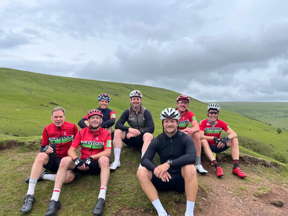 Itβs official (semi official!) there was a fabulous CDRC takeover today!
We had 2 groups heading over the bridge and into the very beautiful Wales π΄σ §σ ’σ ·σ ¬σ ³σ Ώ to make the annual trip tackling Gospel Pass and the Tumble.
What a stunning (and some might say challenging) ride that was.
While over in Somerset some of the club gravel lovers hit the (rather bouncy) drove roads and took part in the @flanrou.cx
Red jerseys and big smiles to be seen all over the place today! Thatβs what you call a Sunday funday! #cdrc #clevdonanddistrictroadclub #sundayfunday #clublife #bikelife