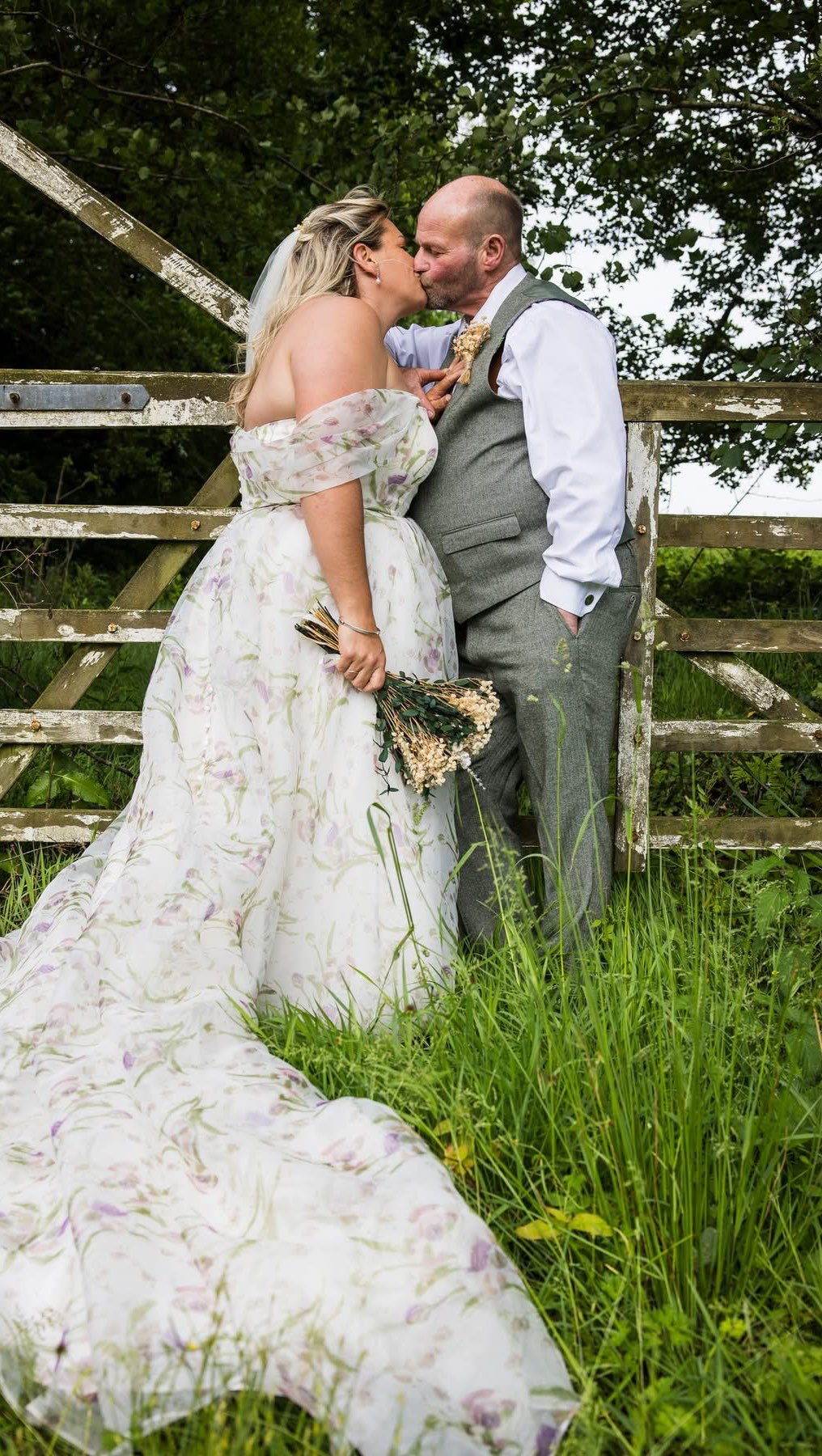 Tiffany & Gary 🤍✨
Saturday at @countryways_devon the weather may have been stormy outside, but inside our hearts were full.
The morning was relaxed with fizz, hair and makeup, and precious time spent with Tiffany’s girls before an intimate ceremony in the Corn Barn. One of the most special moments was having Tiffany’s mum conduct the ceremony herself there wasn’t a dry eye in the room.
After saying “I do”, Tiffany & Gary celebrated with a naming ceremony, welcoming Tiffany’s two daughters into the family as they proudly took Gary’s surname too.
From heartfelt speeches and family feasting in the Highland Barn to a visit from Ollie the cow and windswept portraits around the grounds, it was a day full of love, laughter and meaningful moments.
The most beautiful reminder that weddings are about more than two people they are about bringing families together. ✨
🤍 Follow @freeformimages.co.uk for more real wedding stories
Dress @bridalrelovedbarnstaple @bridalreloved
Hair @codeblonde.hairstudiouk
Make up @mercedeshayward
Cake @thenorthdevonbaker
DJ @perfectweddingdjs
Catering Sarah Sanders
#countrywedding #countrywaysdevon #devonweddingphotographer #farmerswedding #intimateweddingphotographer