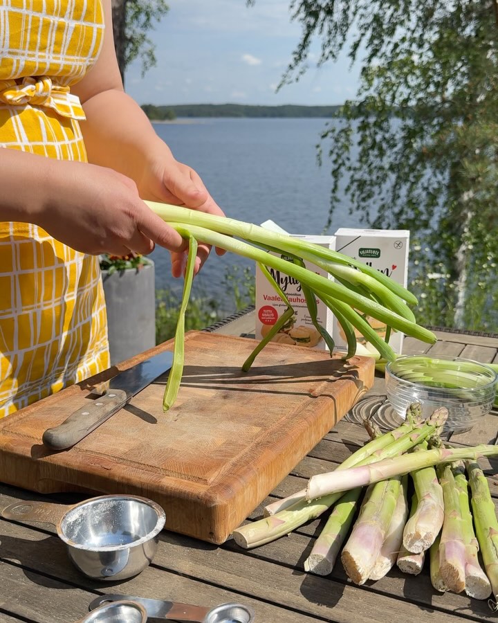 Viime viikolla oli taas perinteinen Viban mökkireissu đ
Kamat kasaan ja Annin mökille pariksi pĂ€ivĂ€ksi. Heti perillĂ€ alettiin kuvailla matskuja asiakkaille, ja mökkireissu onkin perinteisesti pyhitetty materiaalien kuvaamiselleđž
VÀlissÀ ehittiin onneksi myös saunoa ja kÀydÀ uimassa, aika tÀydellistÀ!
#somemarkkinointi