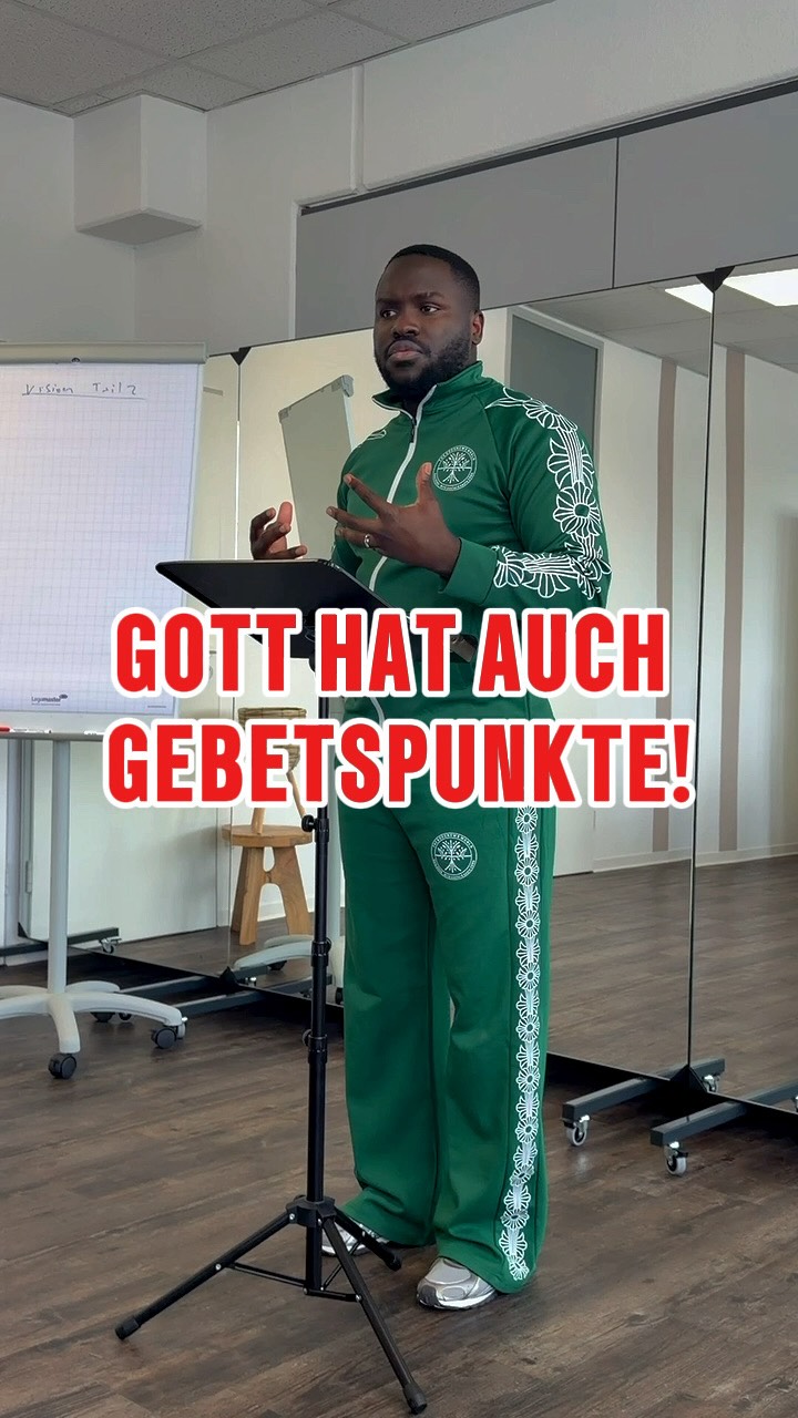 SONNTAGSDIENST// ES GING WEITER MIT THEMA VISIONEN// MIT REVEREND DAVID MBEBI// JEDEN SONNTAG IN KÖLN