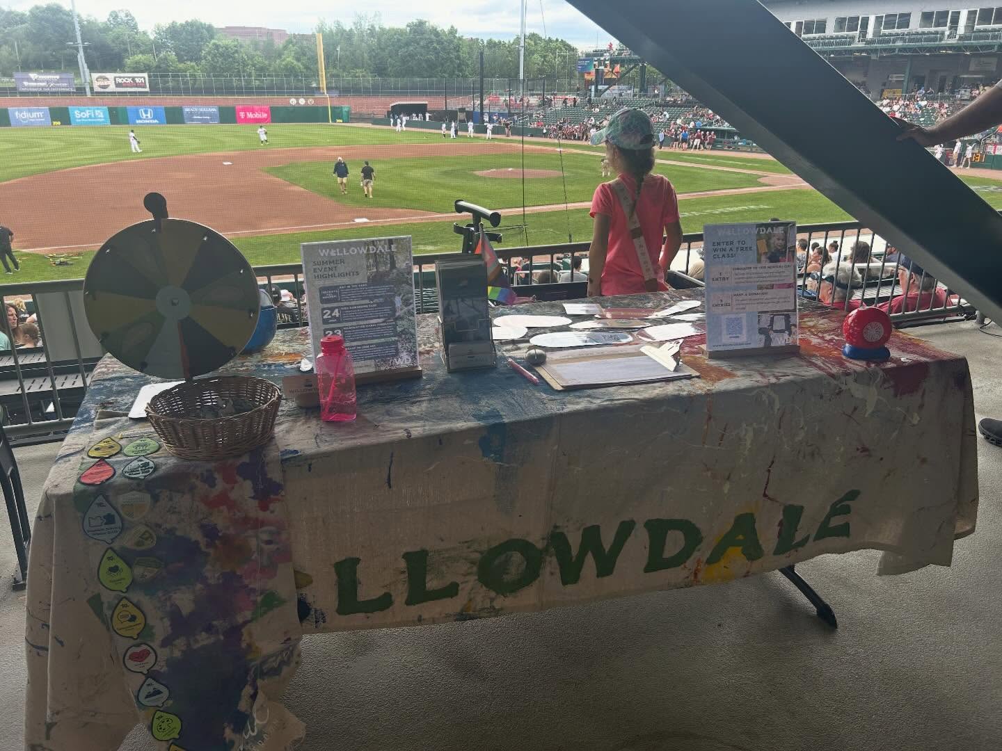 Yesterday was so fun at the @nhfishercats
We had alllll the snacks, met new friends, connected with our community and kids even got to run the bases at the end of the game! ⚾️
Thank you to all who joined us to help us fundraise to make nature play accessible to more kids in Manchester, we are so grateful ❤️
#nhlife #willowdalenh #natureplayforall