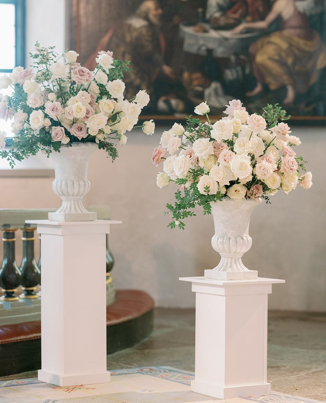 Roses for our elegant brides.
Planning, design & florals: @avenievents
Photo: @karinlundinstudio